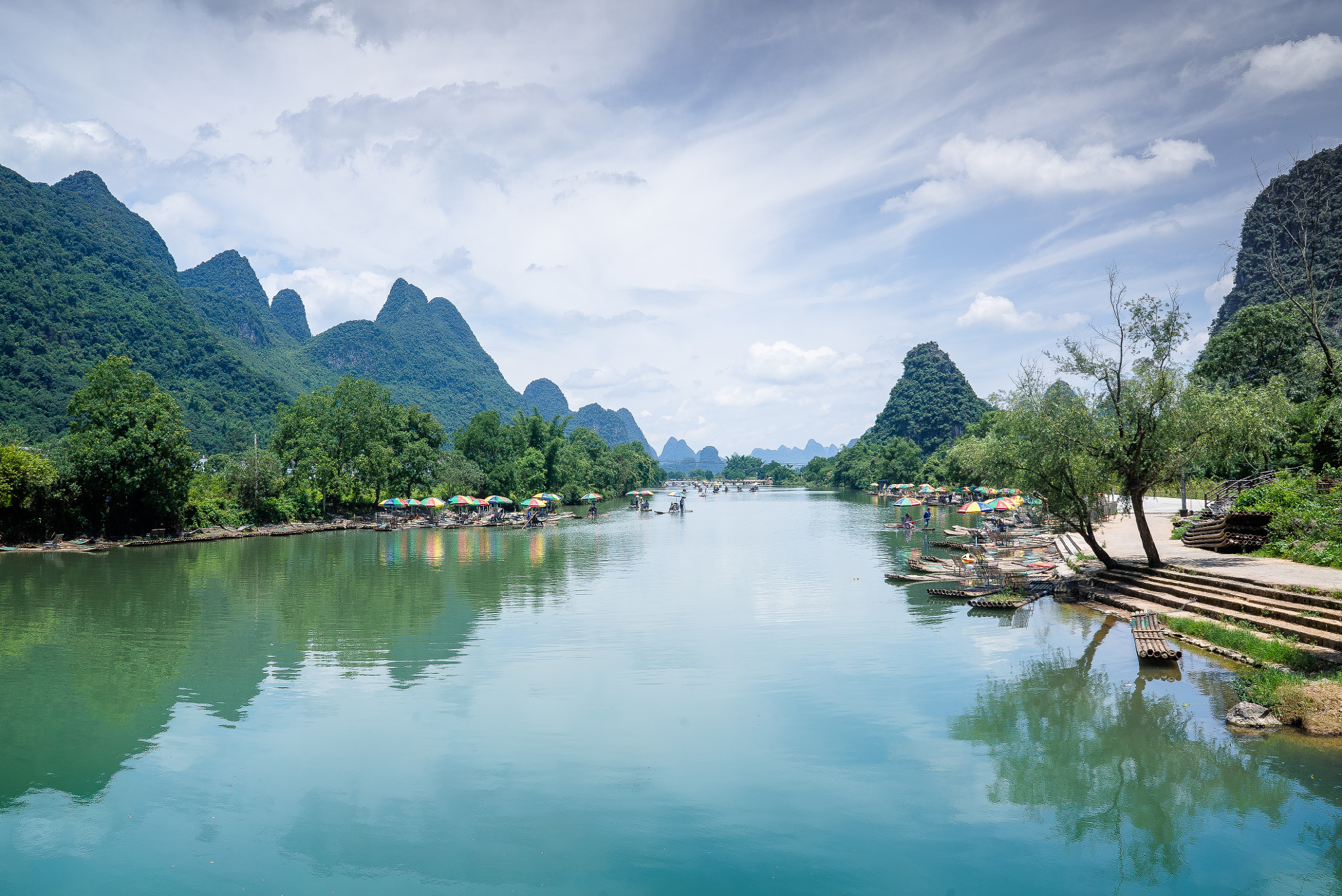 Sony FE 28mm F2 sample photo. Yulong river photography
