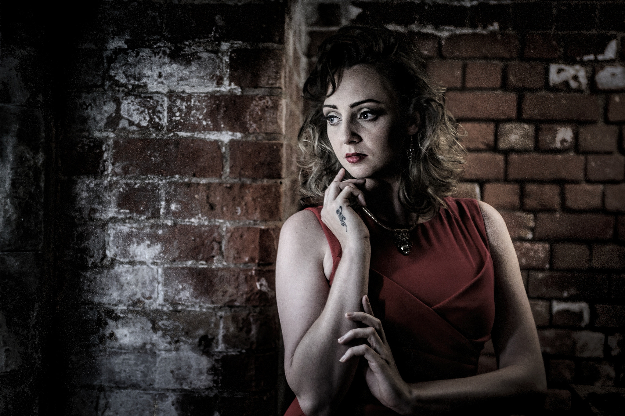 Nikon D3S + AF Zoom-Nikkor 35-70mm f/2.8D sample photo. Standon hall - location portrait photography