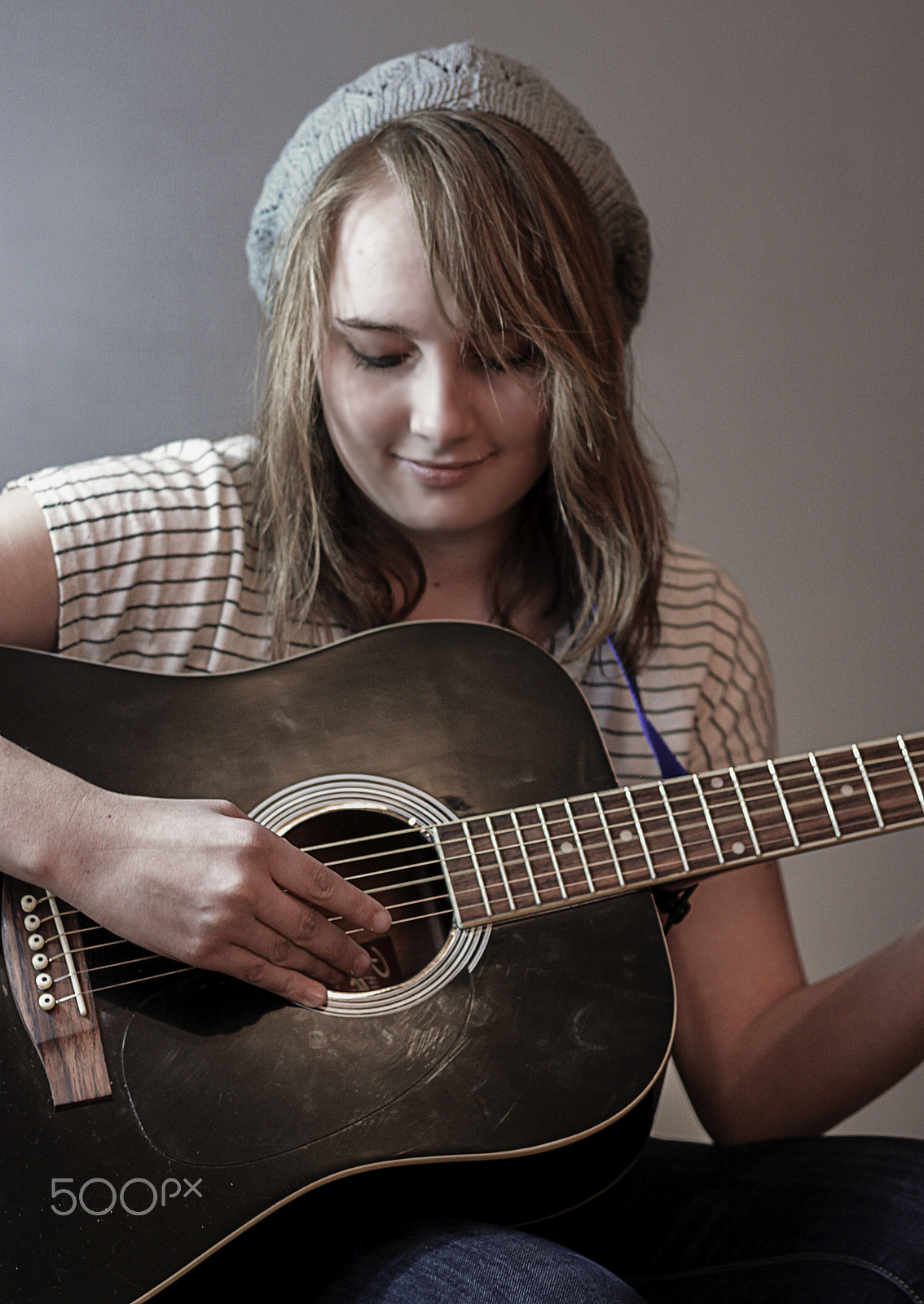 Canon EOS 50D + Canon EF 50mm F1.8 II sample photo. Playing guitar photography