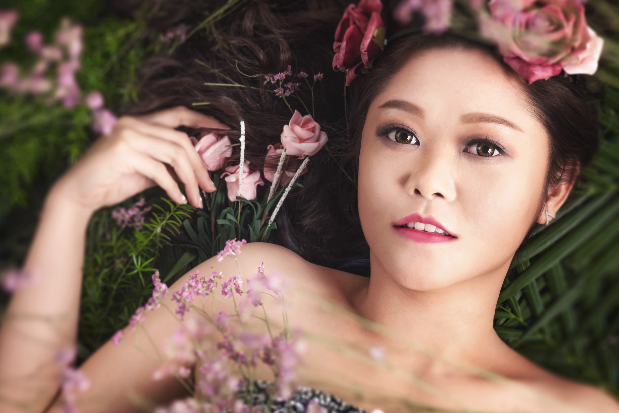 Canon EOS-1Ds Mark III sample photo. Floral portrait photography