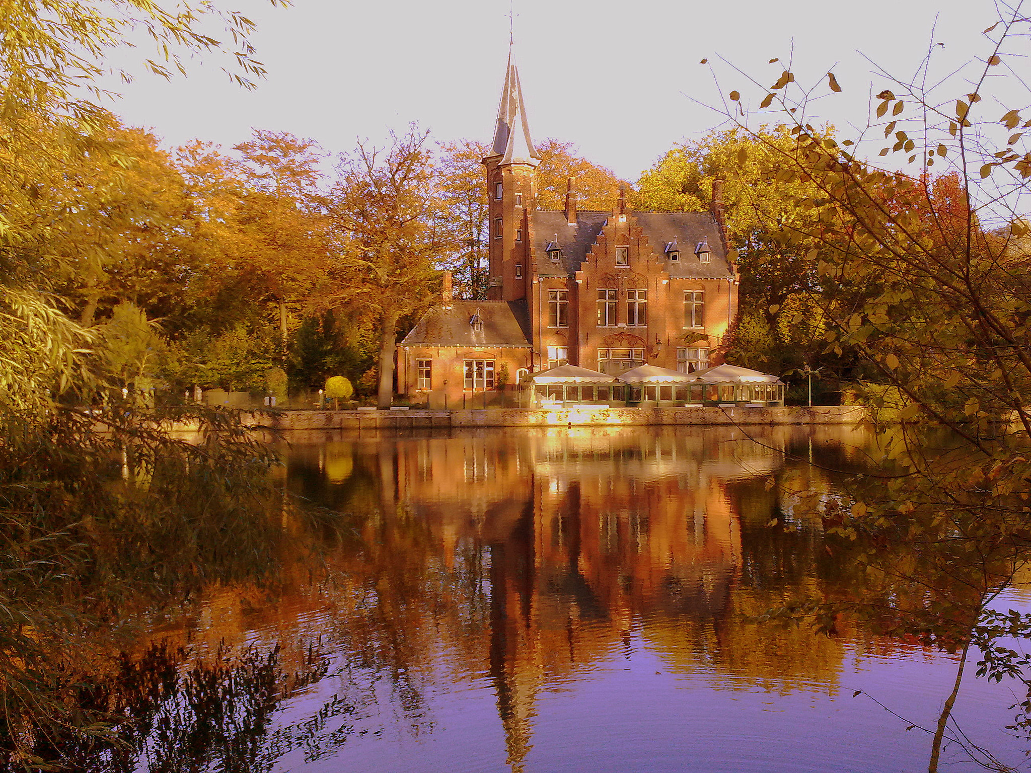 Nokia N82 sample photo. Brugge reflections  photography