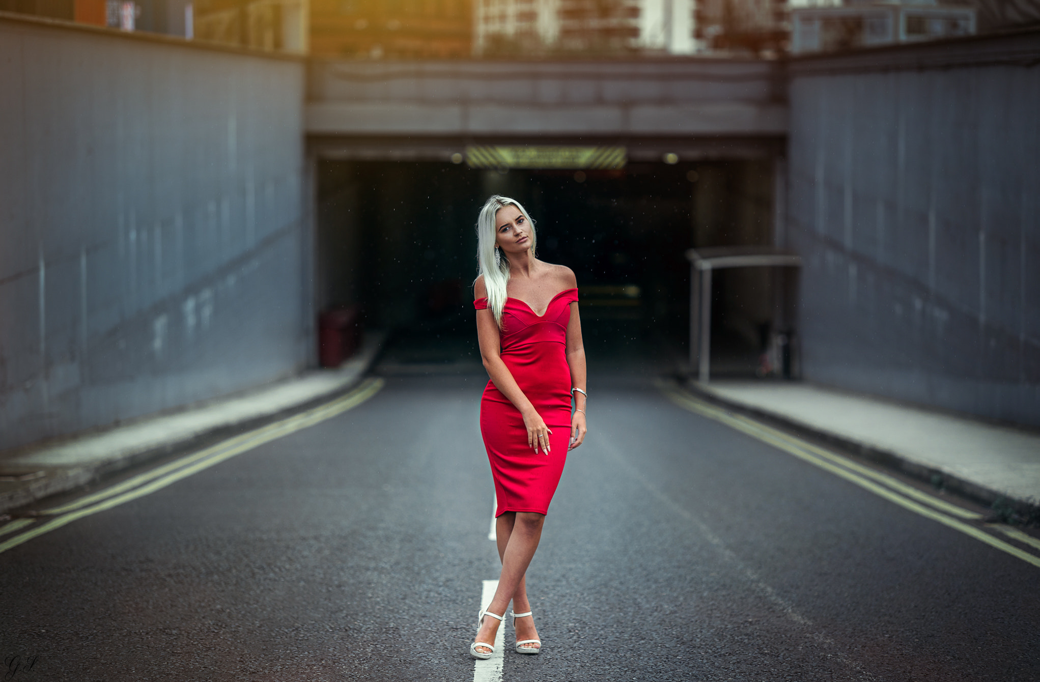 Nikon D750 + Zeiss Milvus 85mm f/1.4 sample photo. Red dress photography