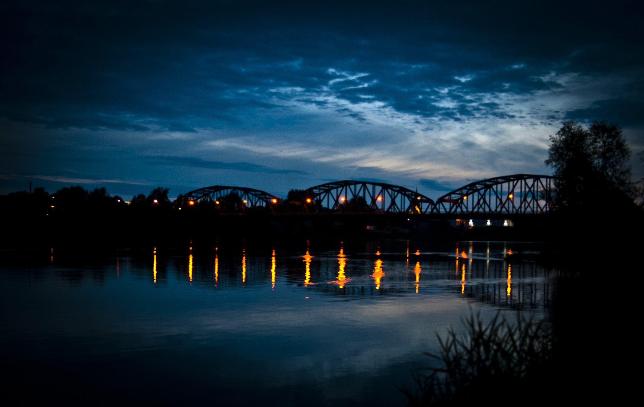 AF Zoom-Nikkor 28-80mm f/3.5-5.6D sample photo. Vistula river photography