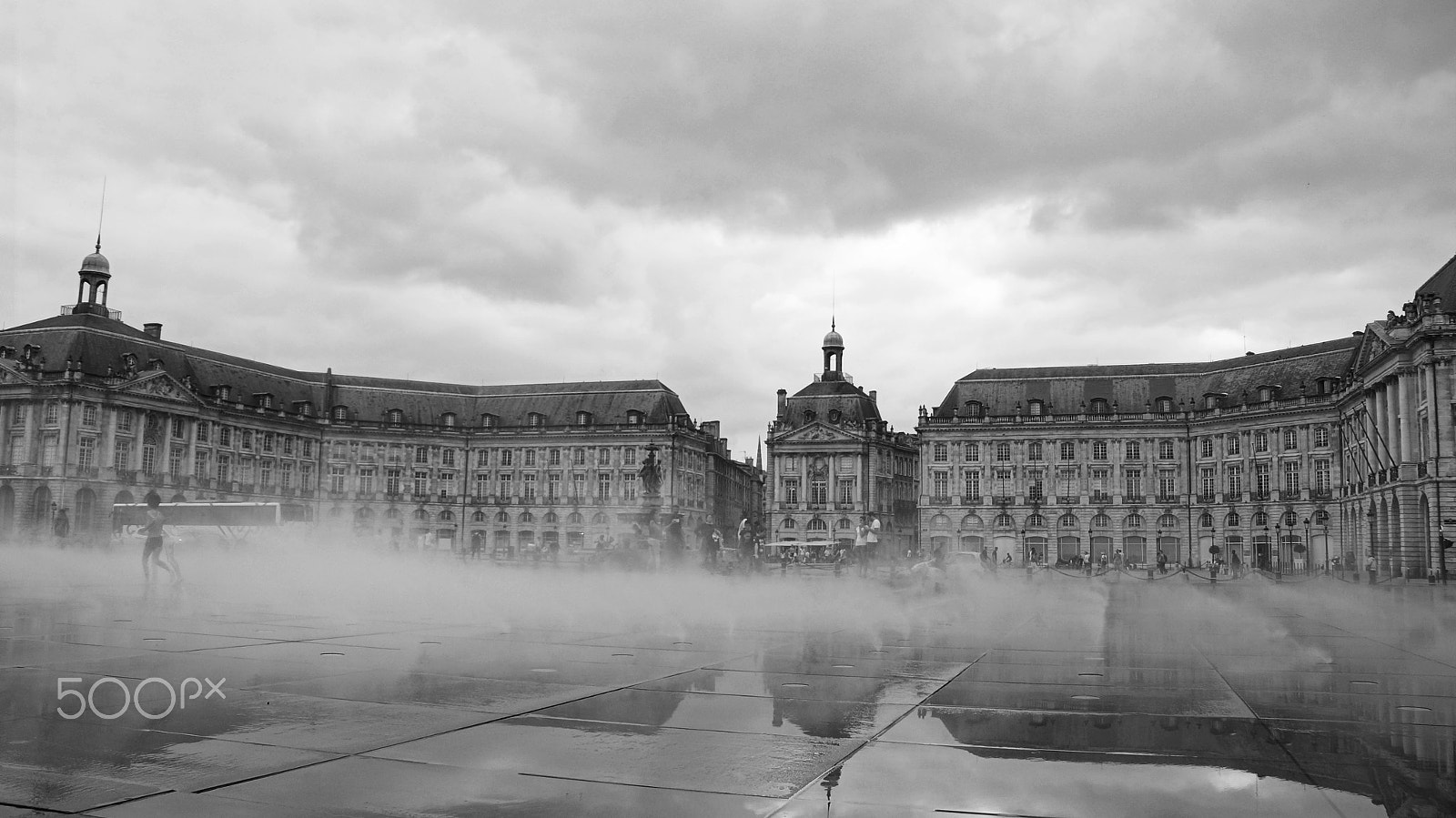 Sony SLT-A57 sample photo. | miroir d'eau - place de la bourse | photography
