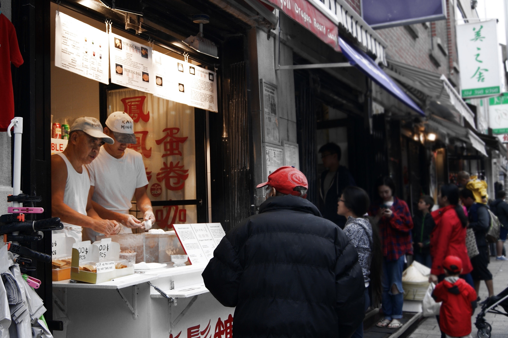 Sony Alpha DSLR-A330 + Sony DT 18-55mm F3.5-5.6 SAM sample photo. Quartier chinois de montreal ii photography