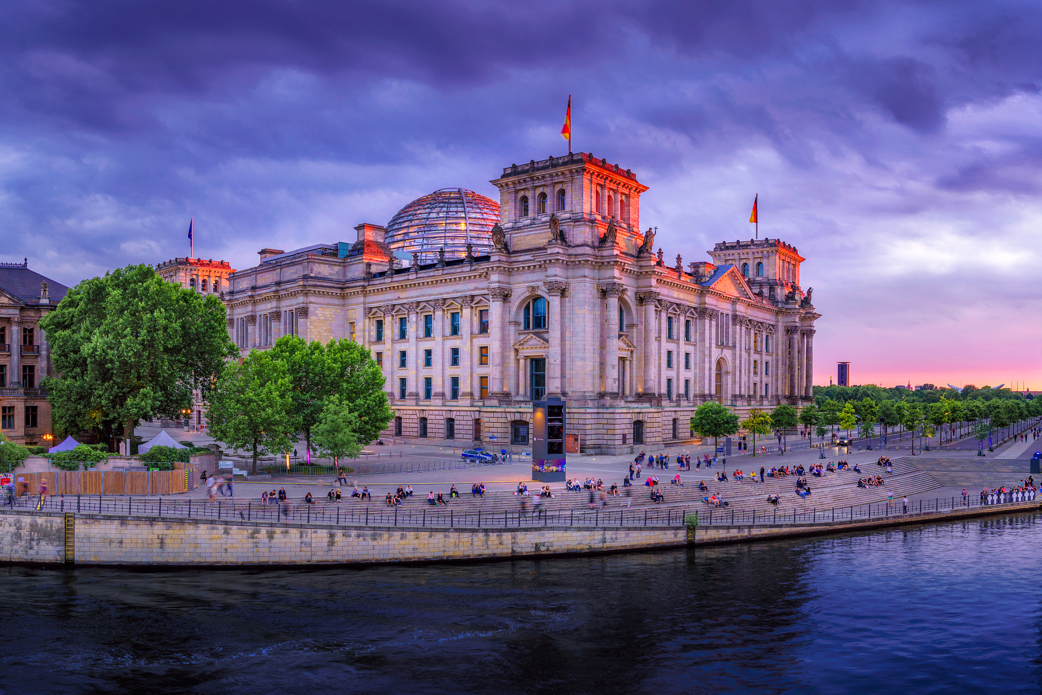 Sony a6300 + Sony DT 50mm F1.8 SAM sample photo. Reichstag building in berlin at sunset photography