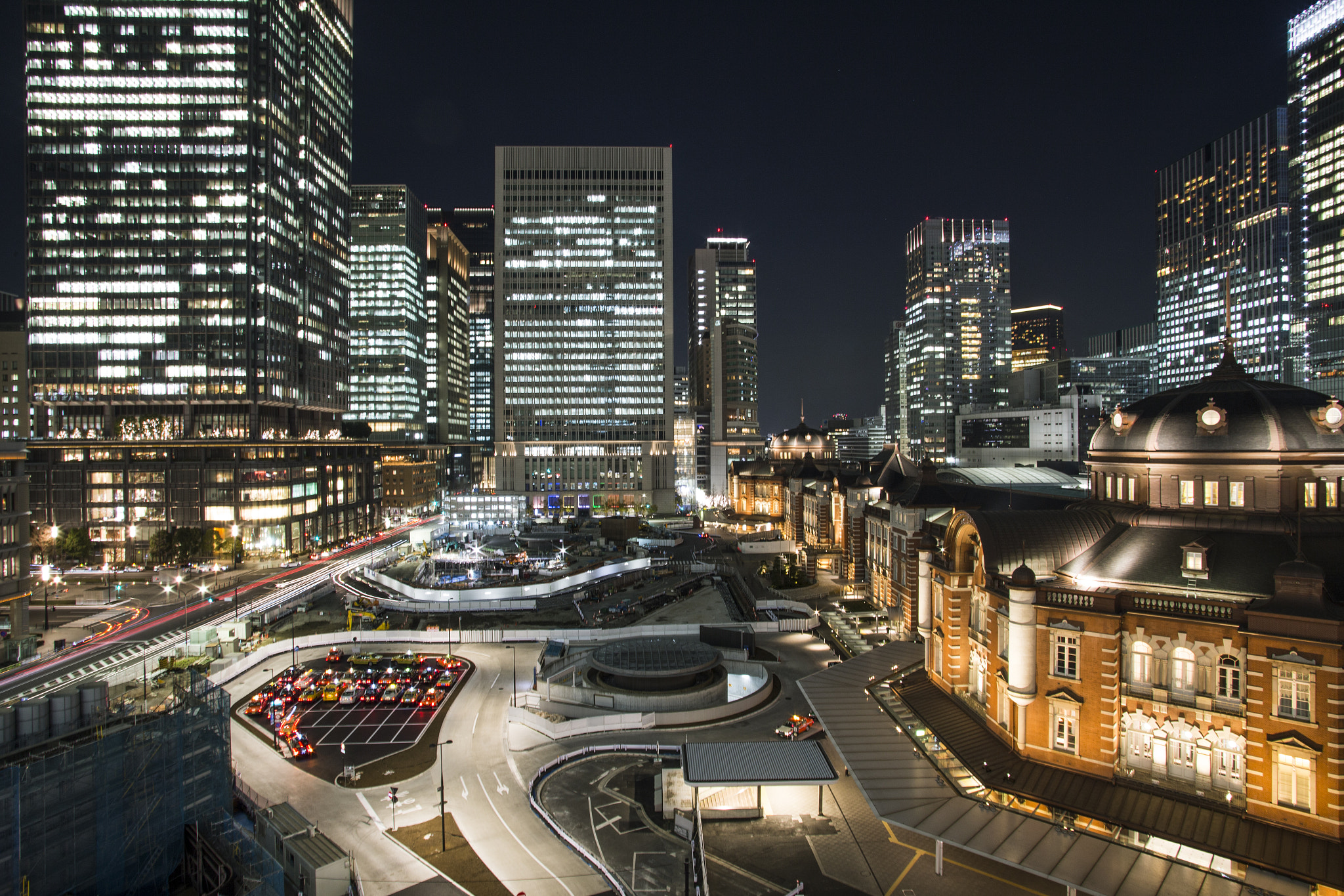Canon EOS 6D + Canon EF 20-35mm f/2.8L sample photo. Tokyo station photography