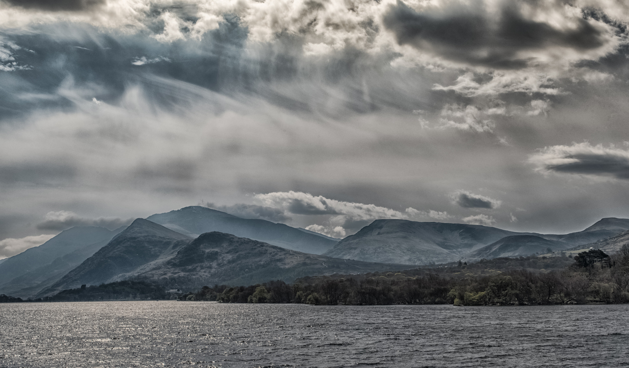 Nikon D750 + Sigma 24-70mm F2.8 EX DG Macro sample photo. Foggy snowdonia photography
