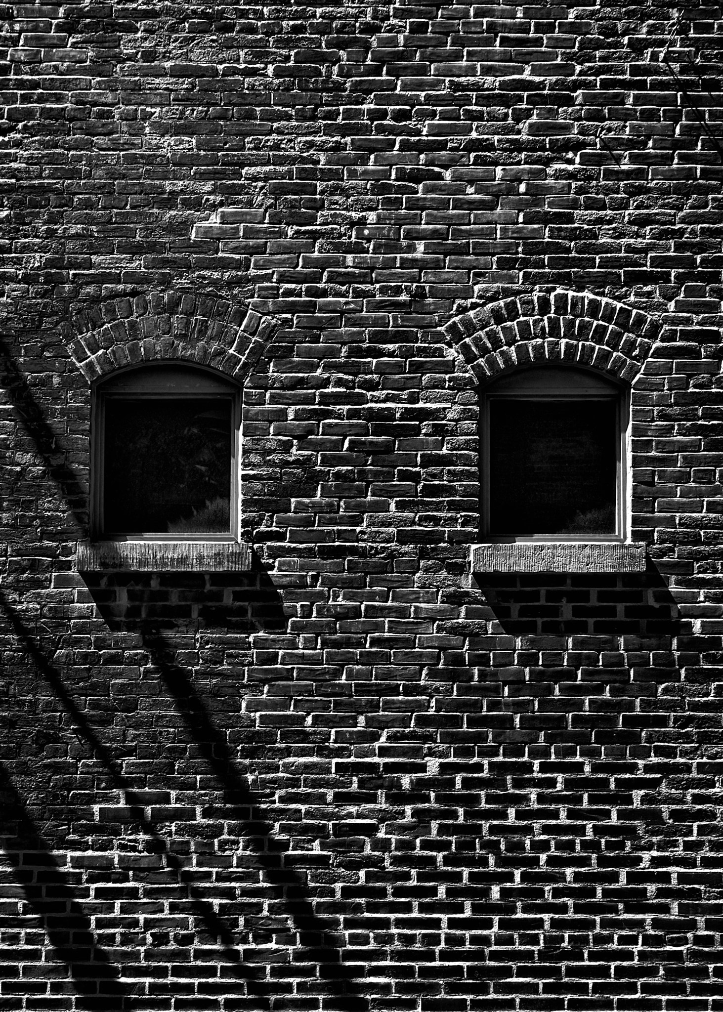 Canon EOS 500D (EOS Rebel T1i / EOS Kiss X3) sample photo. Toronto distillery district windows no 1 photography