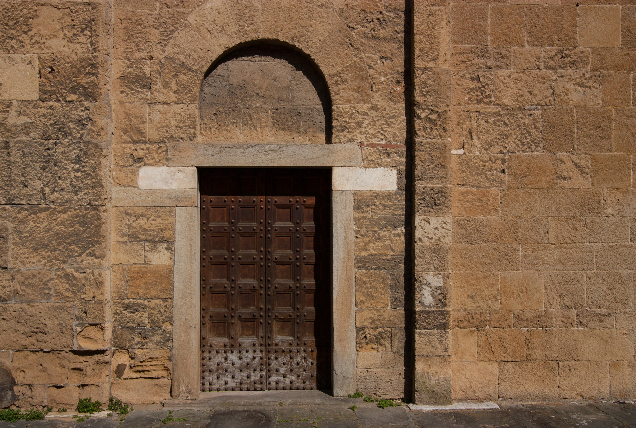 Canon EOS 450D (EOS Rebel XSi / EOS Kiss X2) sample photo. Door way of saint sisto. photography