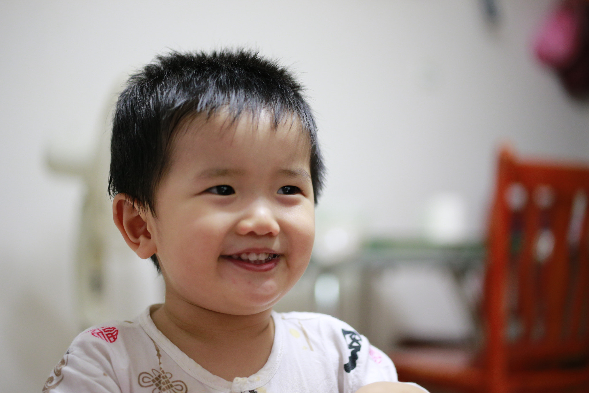 Canon EOS-1D X + ZEISS Makro-Planar T* 50mm F2 sample photo. Watching cartoon photography