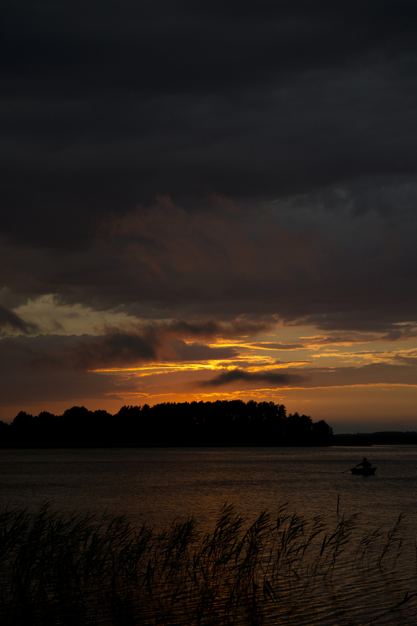 AF Zoom-Nikkor 35-135mm f/3.5-4.5 N sample photo. Lone fisher  photography