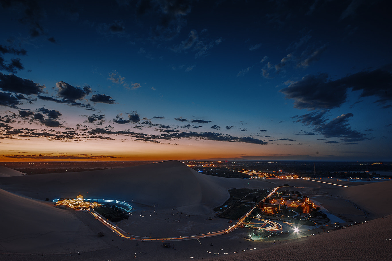 Nikon D700 + Sigma 12-24mm F4.5-5.6 II DG HSM sample photo. 月牙泉的仲夏夜(彩)a photography