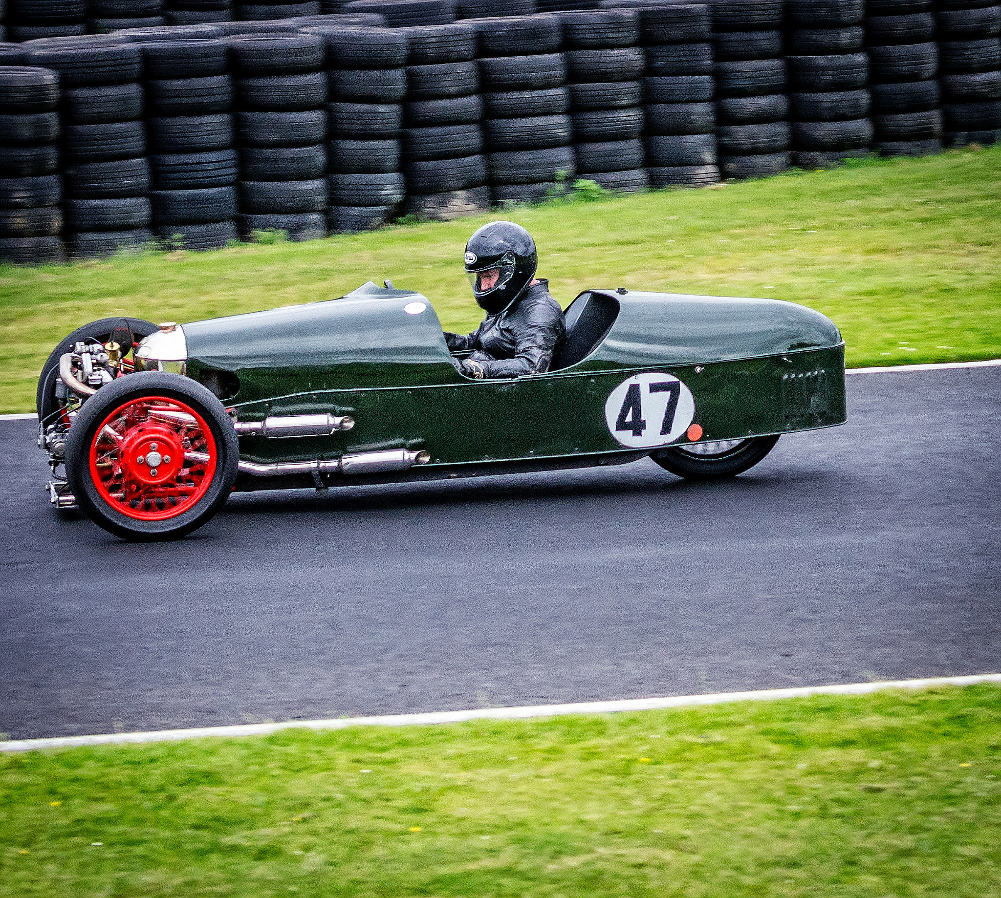 Sony 75-300mm F4.5-5.6 sample photo. Cadwell park photography