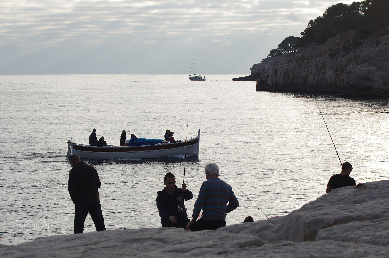 smc PENTAX-FA 28-80mm F3.5-5.6 sample photo. Pêcheurs à cassis photography