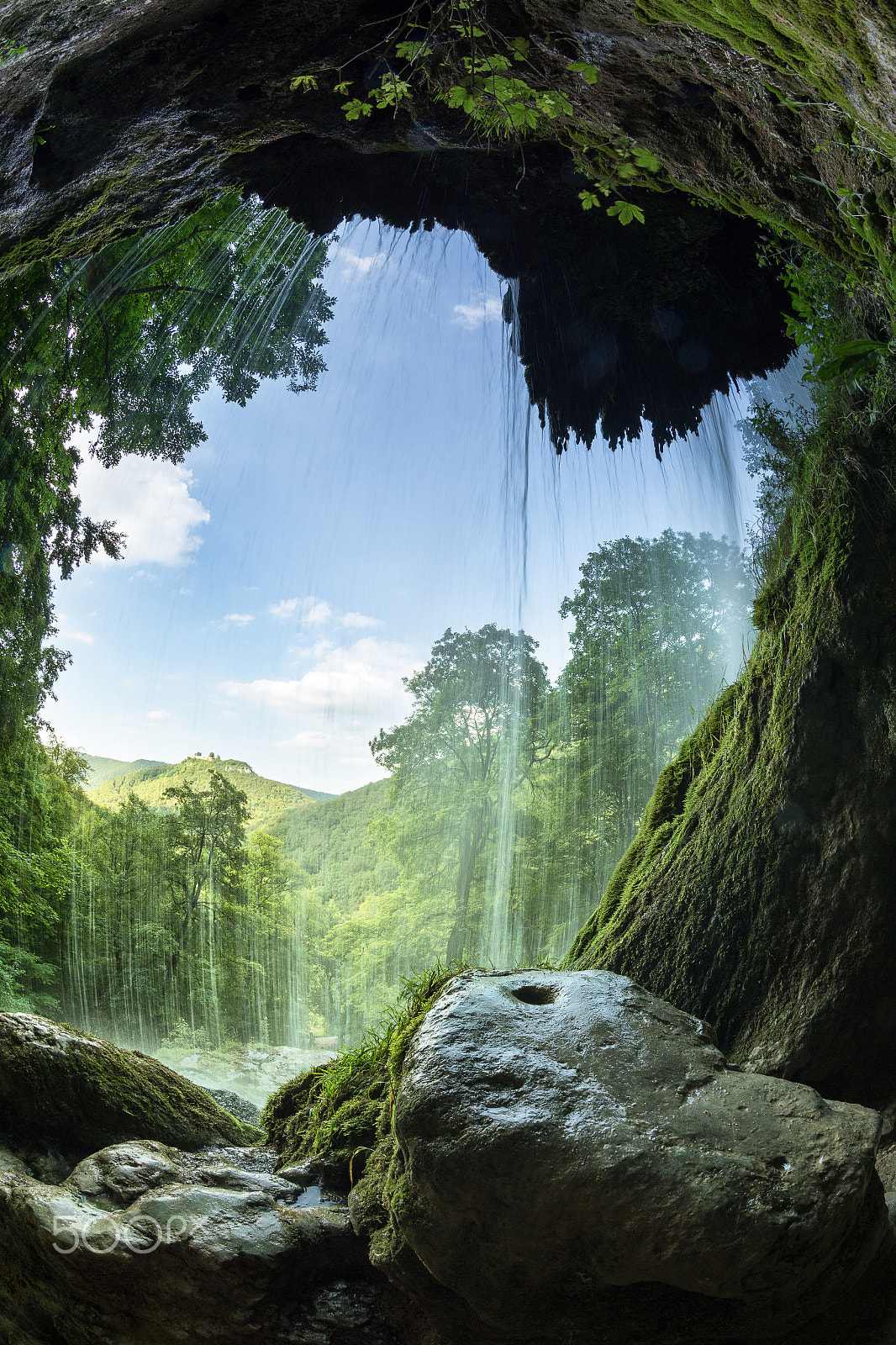 Canon EF 8-15mm F4L Fisheye USM sample photo. Behind the water veil (new version) photography