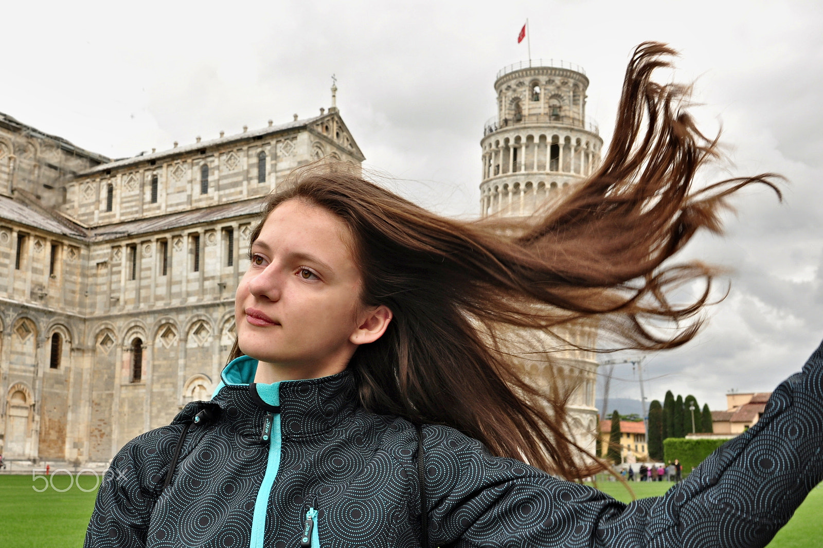 Nikon D90 + Nikon AF-S Nikkor 20mm F1.8G ED sample photo. "flying hair in pisa..." photography