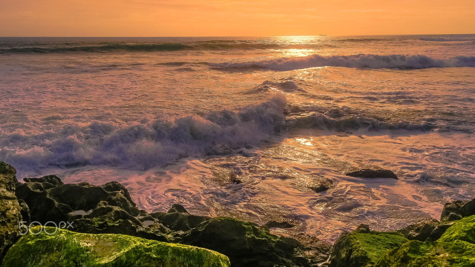 Samsung NX500 + NX 18-55mm F3.5-5.6 sample photo. The tide brought in the light photography