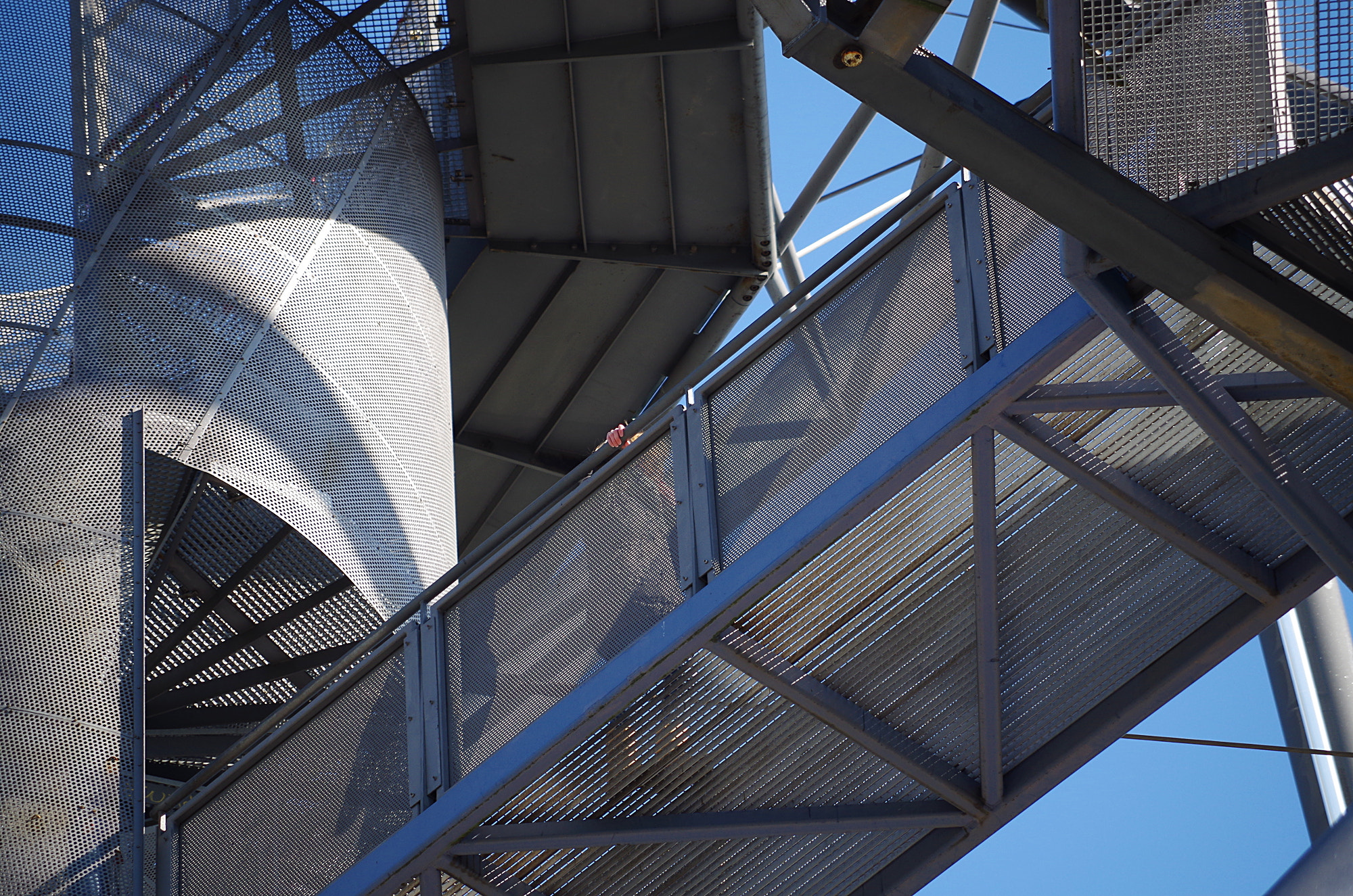 smc PENTAX-DA L 50-200mm F4-5.6 ED sample photo. Lost in structure photography
