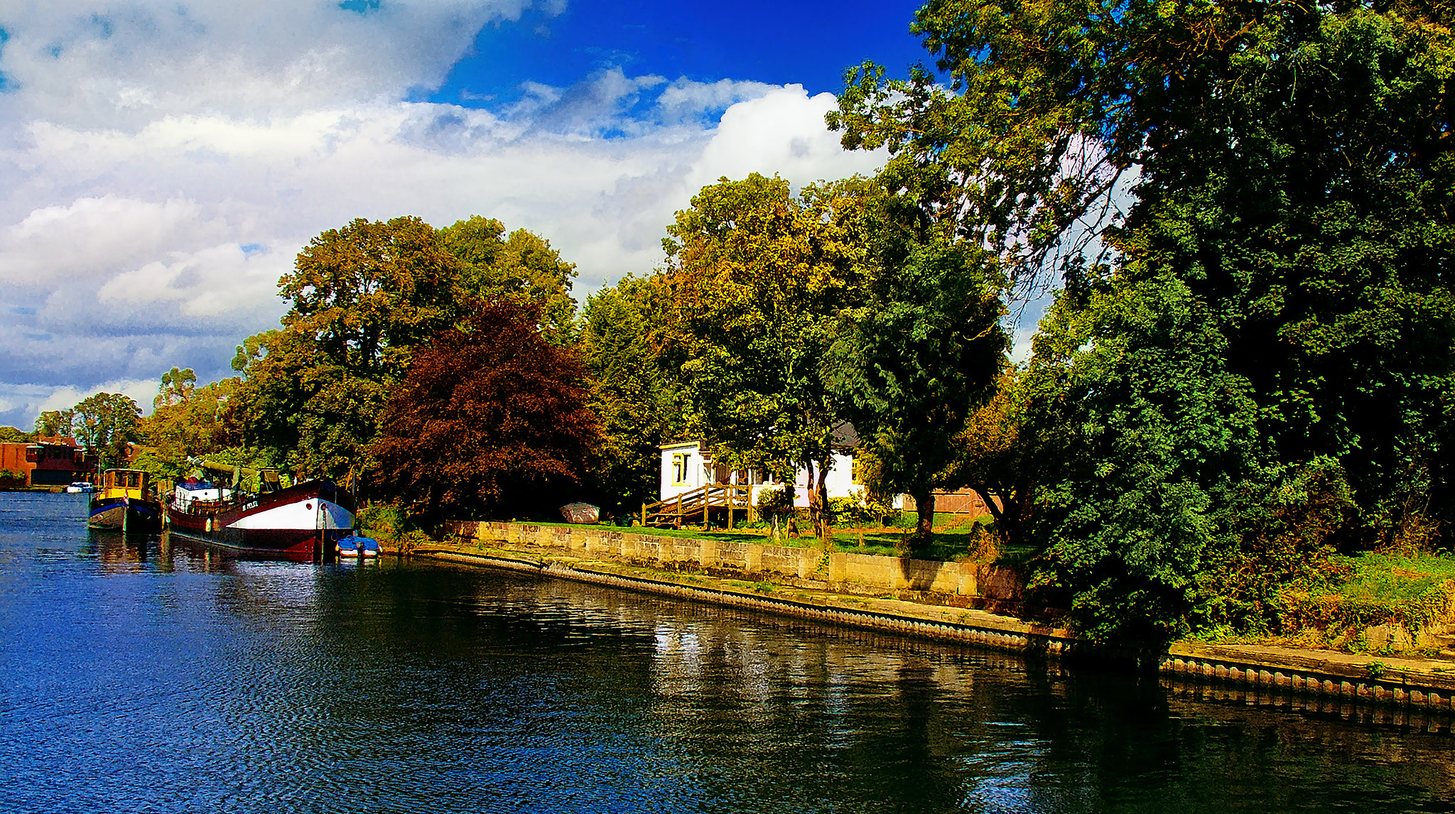 Sony DSC-V3 sample photo. The thames at runnymede photography