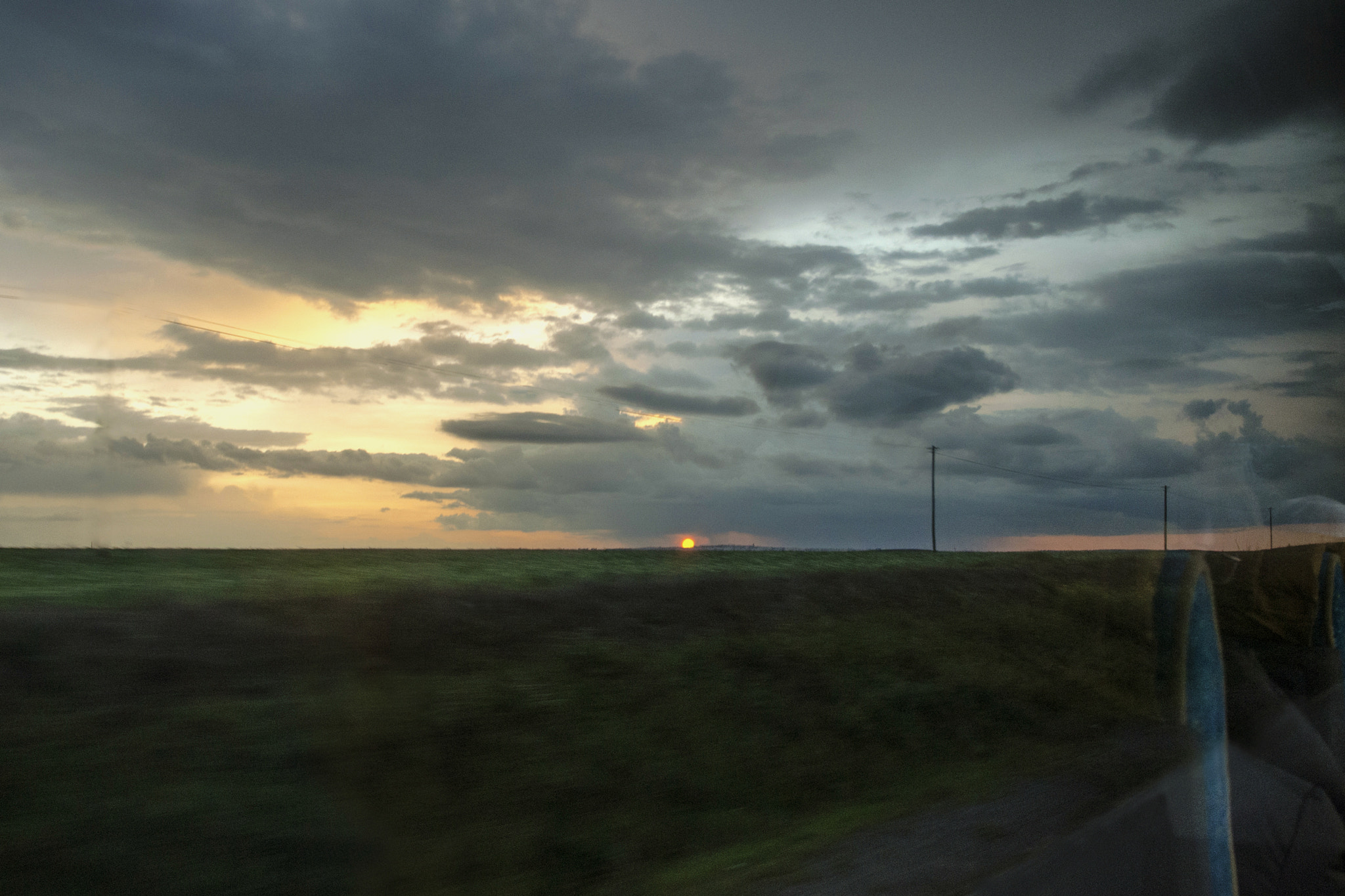 Nikon AF-S Nikkor 17-35mm F2.8D ED-IF sample photo. "through out a lateral window of a bus at  60km/h" photography