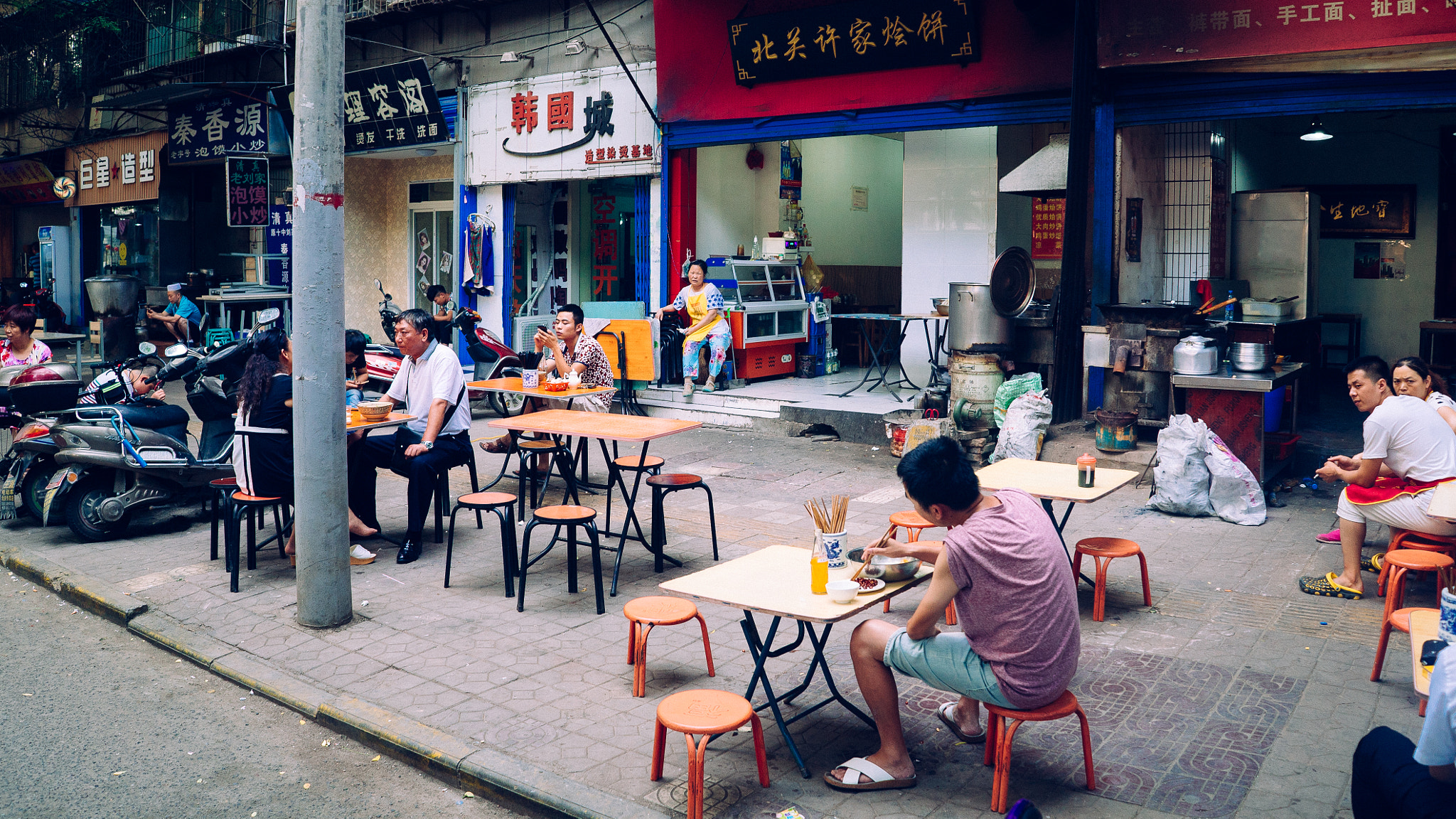 Sony FE 28mm F2 sample photo. Xi'an street food photography