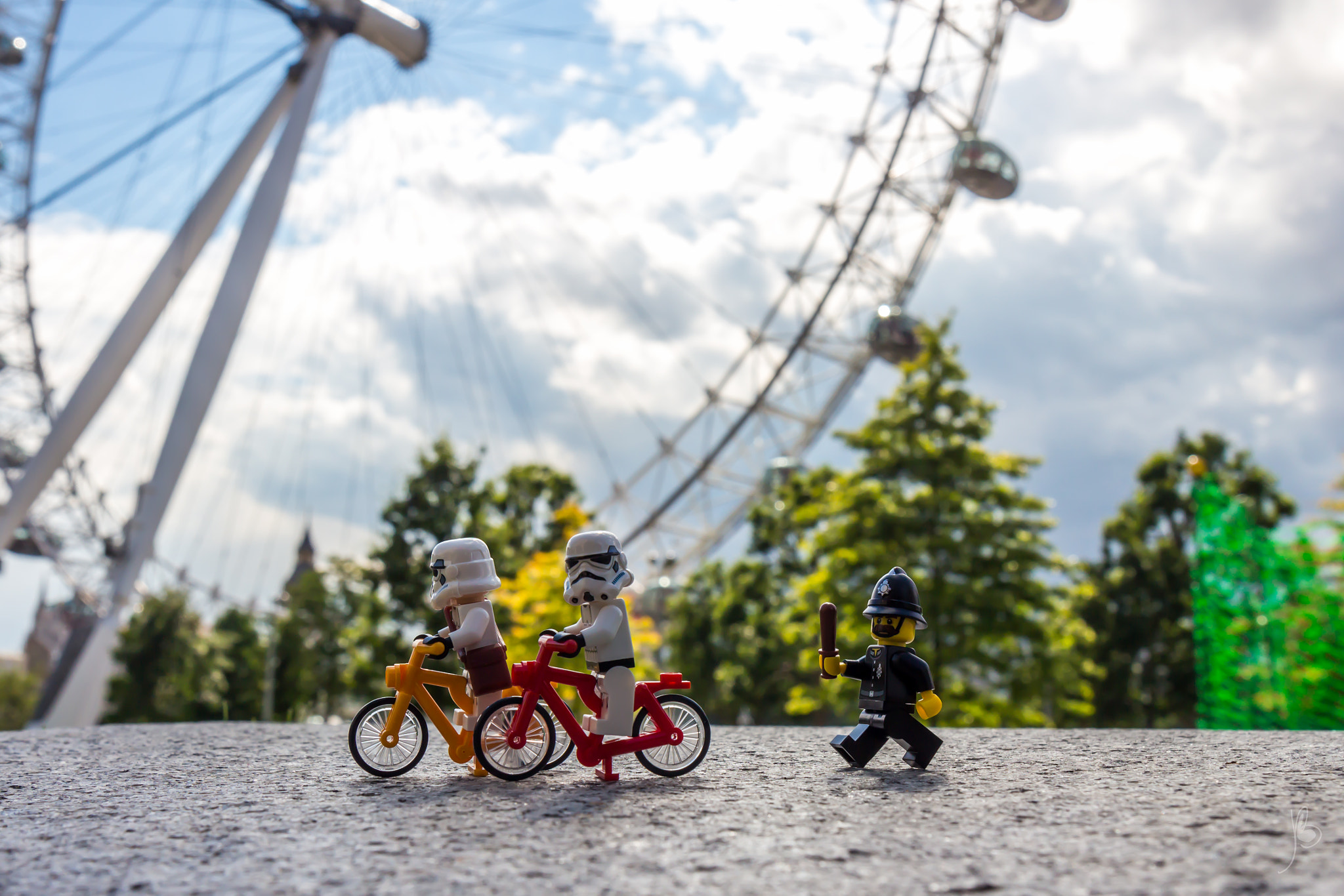 Canon EF 24-70mm F4L IS USM sample photo. No cycling in the park photography
