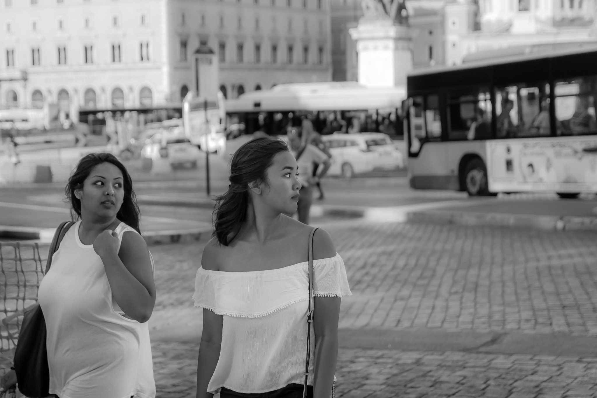 Canon EOS 500D (EOS Rebel T1i / EOS Kiss X3) sample photo. Italian girls photography