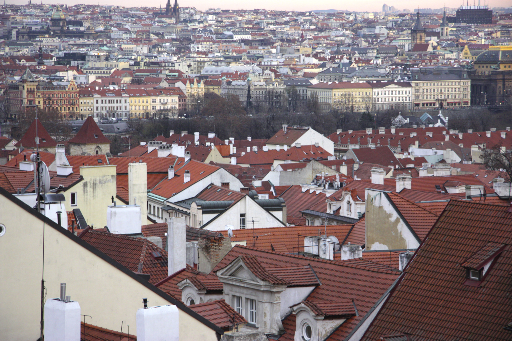 Canon EF-S 17-85mm F4-5.6 IS USM sample photo. Red roofs in prague photography