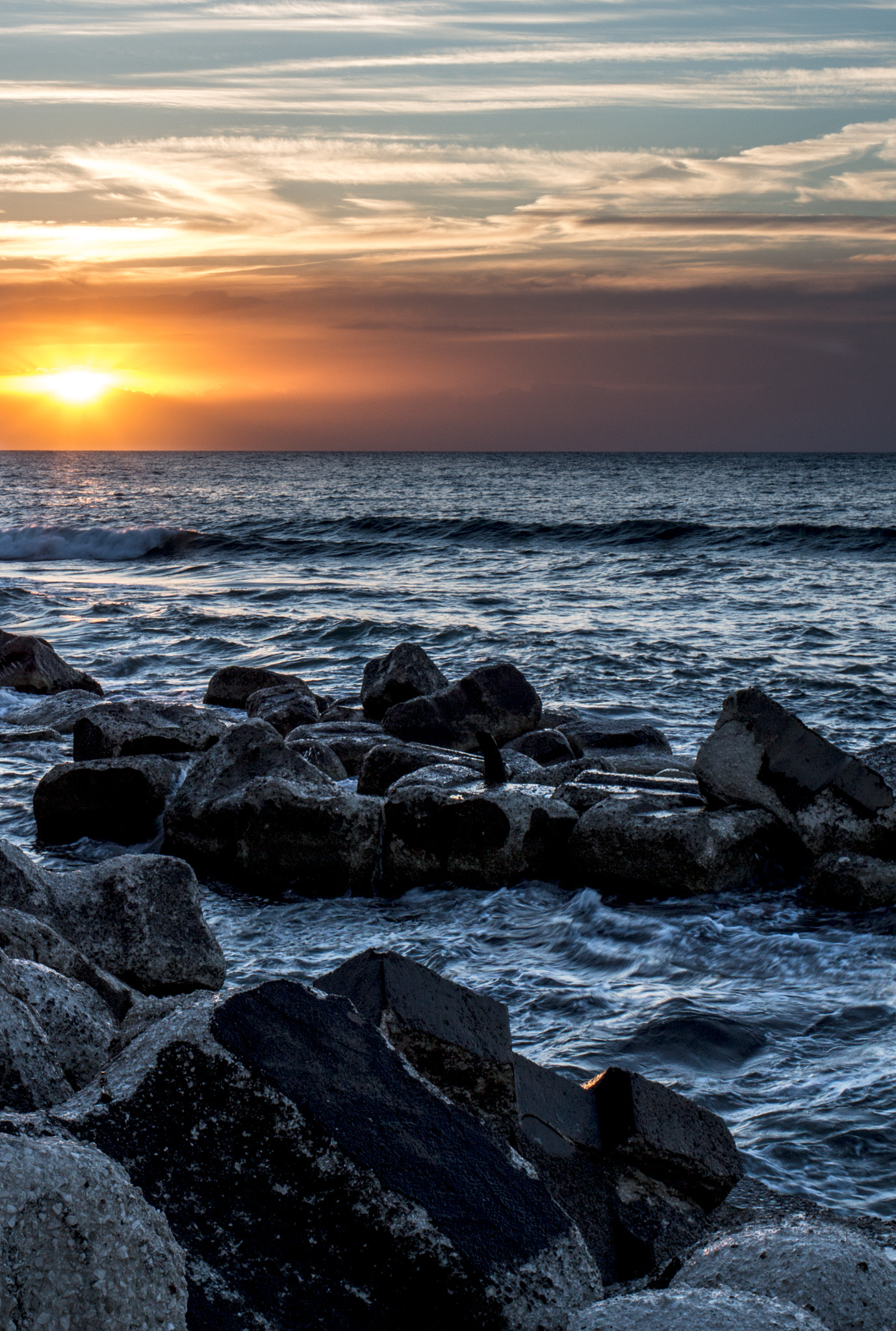 Canon EF 35mm F2 IS USM sample photo. Sunset photography