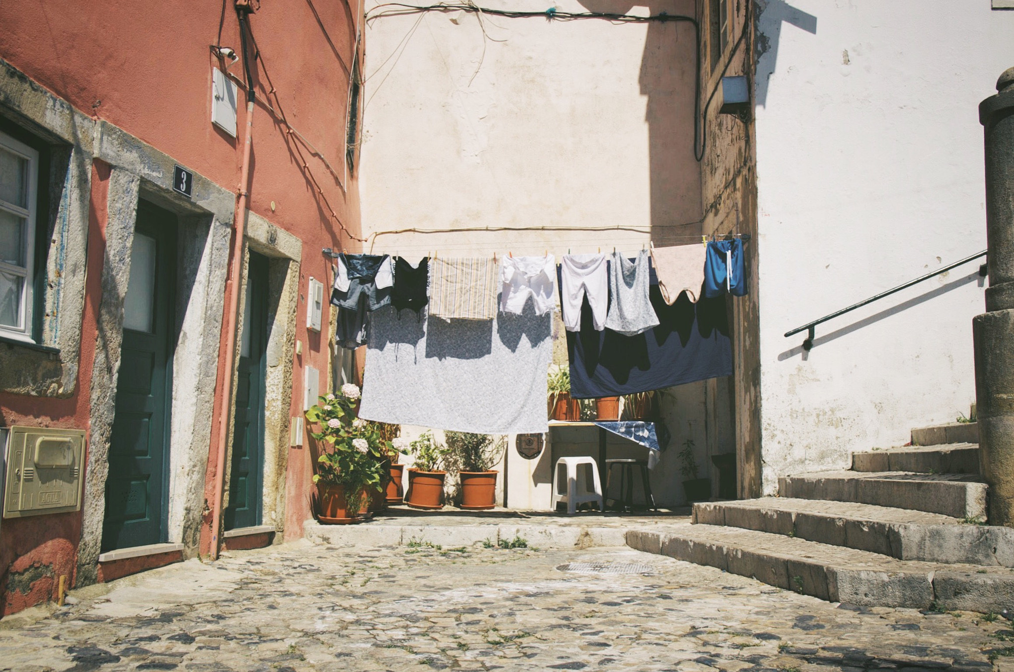 Pentax smc DA 17-70mm F4.0 AL (IF) SDM sample photo. Alfama, lisbon photography