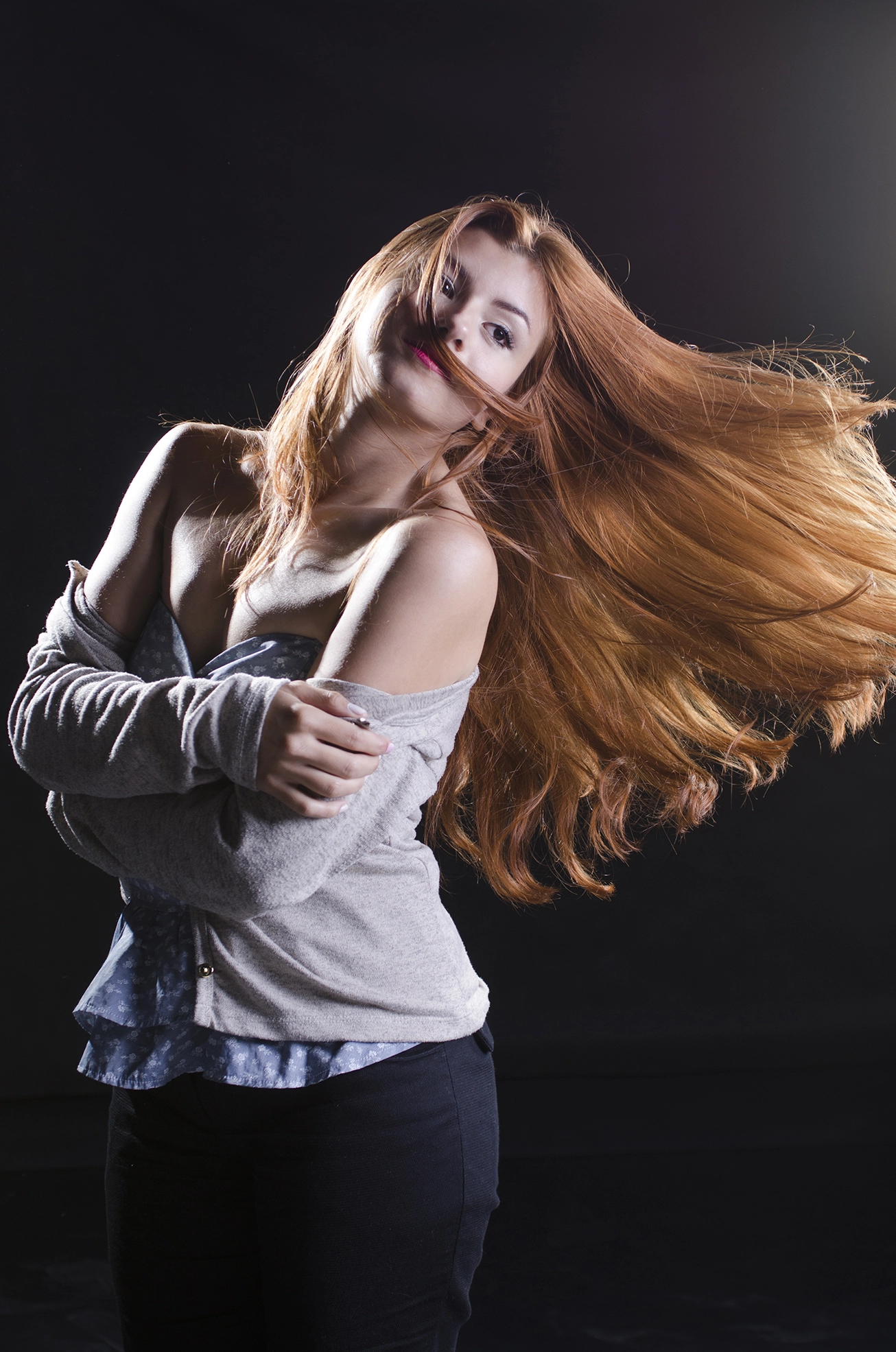 Nikon D7000 + AF Zoom-Nikkor 35-70mm f/2.8D sample photo. Ensaio book feminino photography