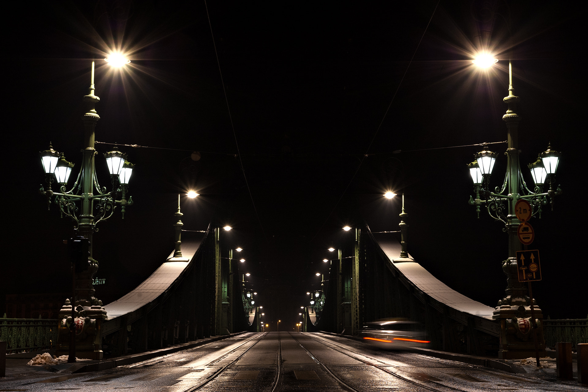 Pentax K100D + Sigma 18-50mm F3.5-5.6 DC sample photo. Liberty bridge photography