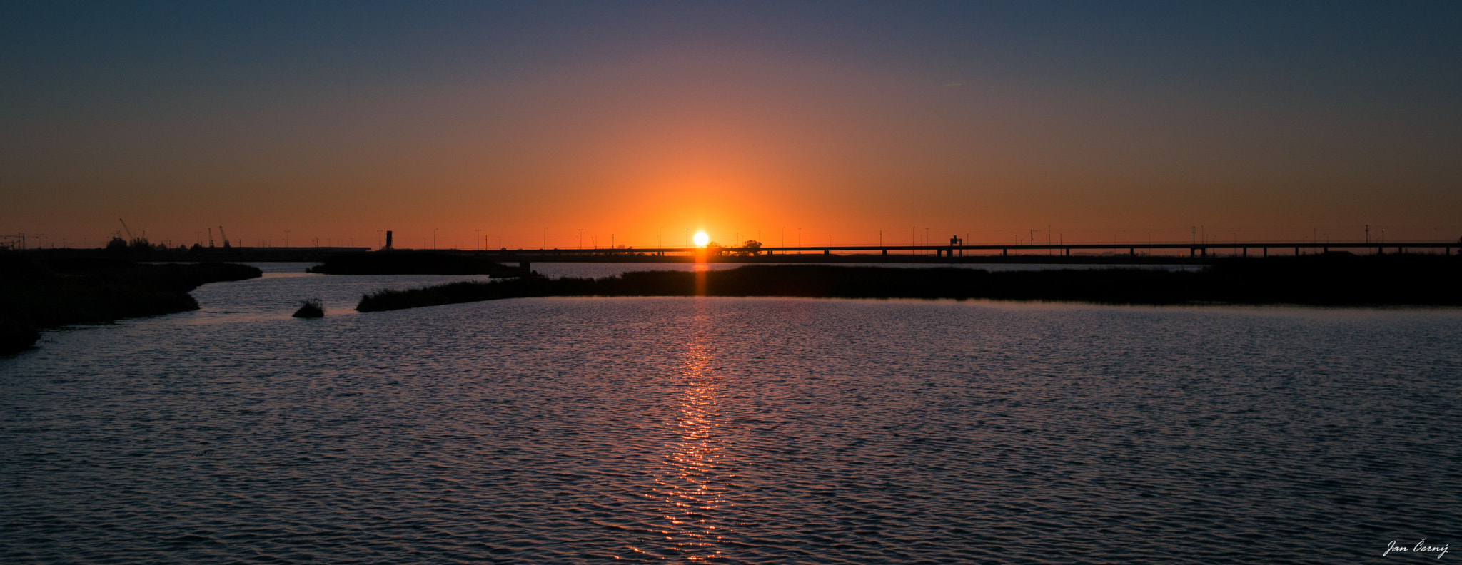 Samsung NX 20-50mm F3.5-5.6 ED sample photo. Salty sunset photography