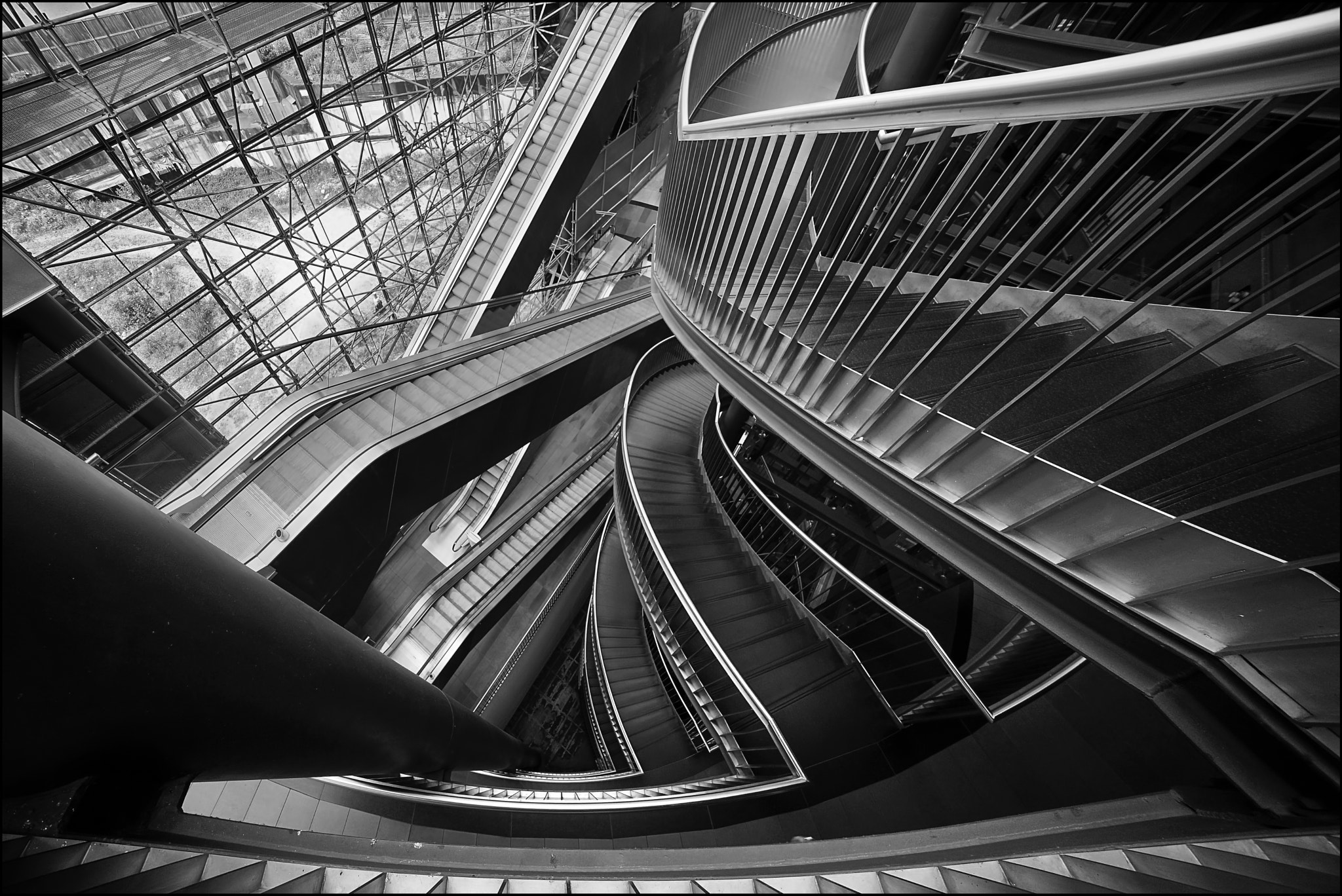 Sony a7 + Sony E 10-18mm F4 OSS sample photo. Treppentreppentreppen.... photography