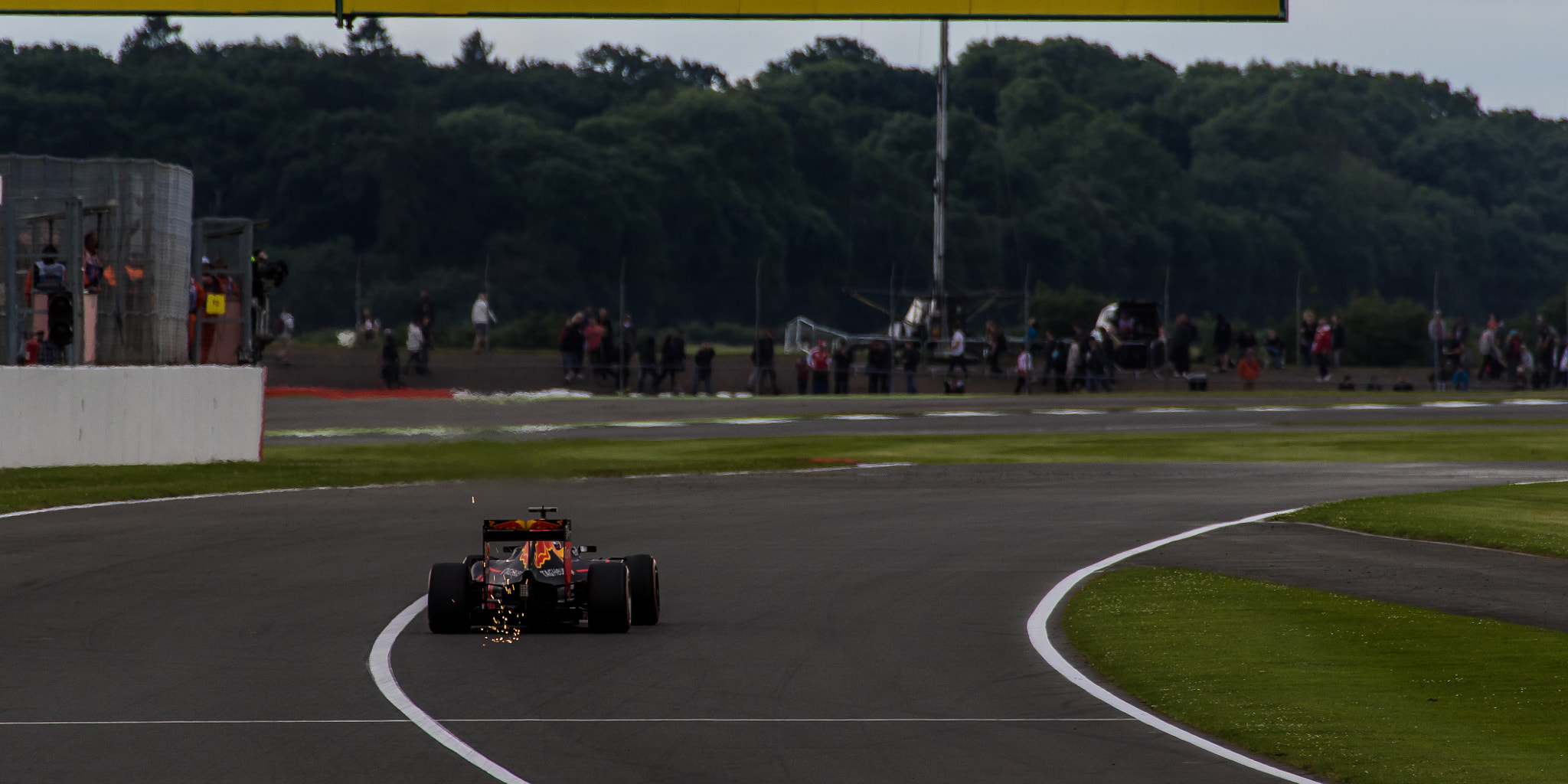Canon EF 100-400mm F4.5-5.6L IS USM sample photo. Formula 1 silverstone photography