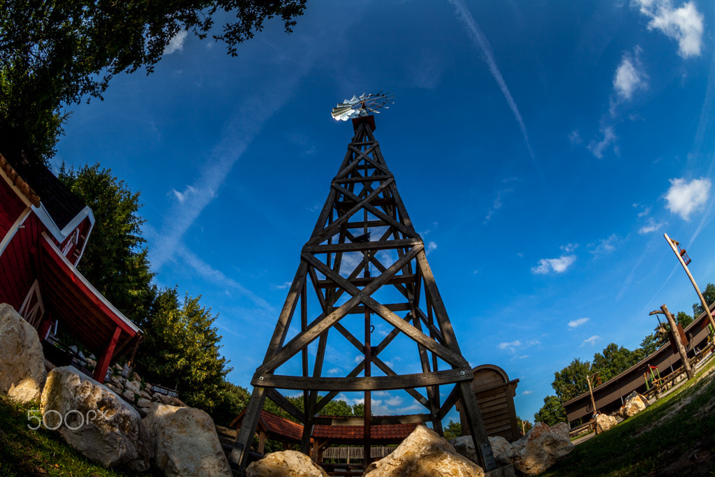 Canon EF 8-15mm F4L Fisheye USM sample photo. Western looks photography