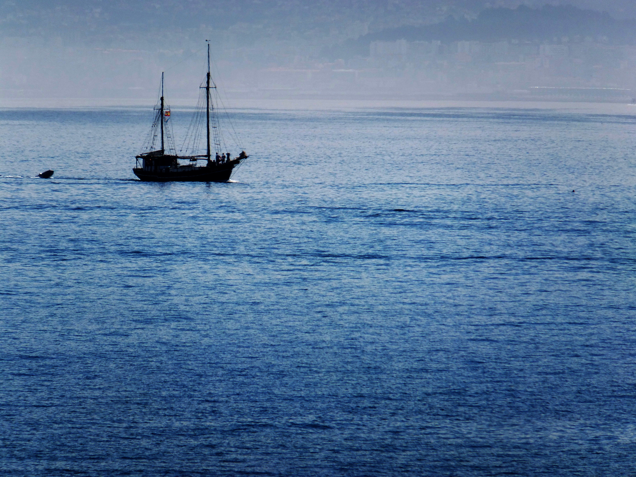 Fujifilm FinePix F800EXR sample photo. Sailing in ría de vigo photography