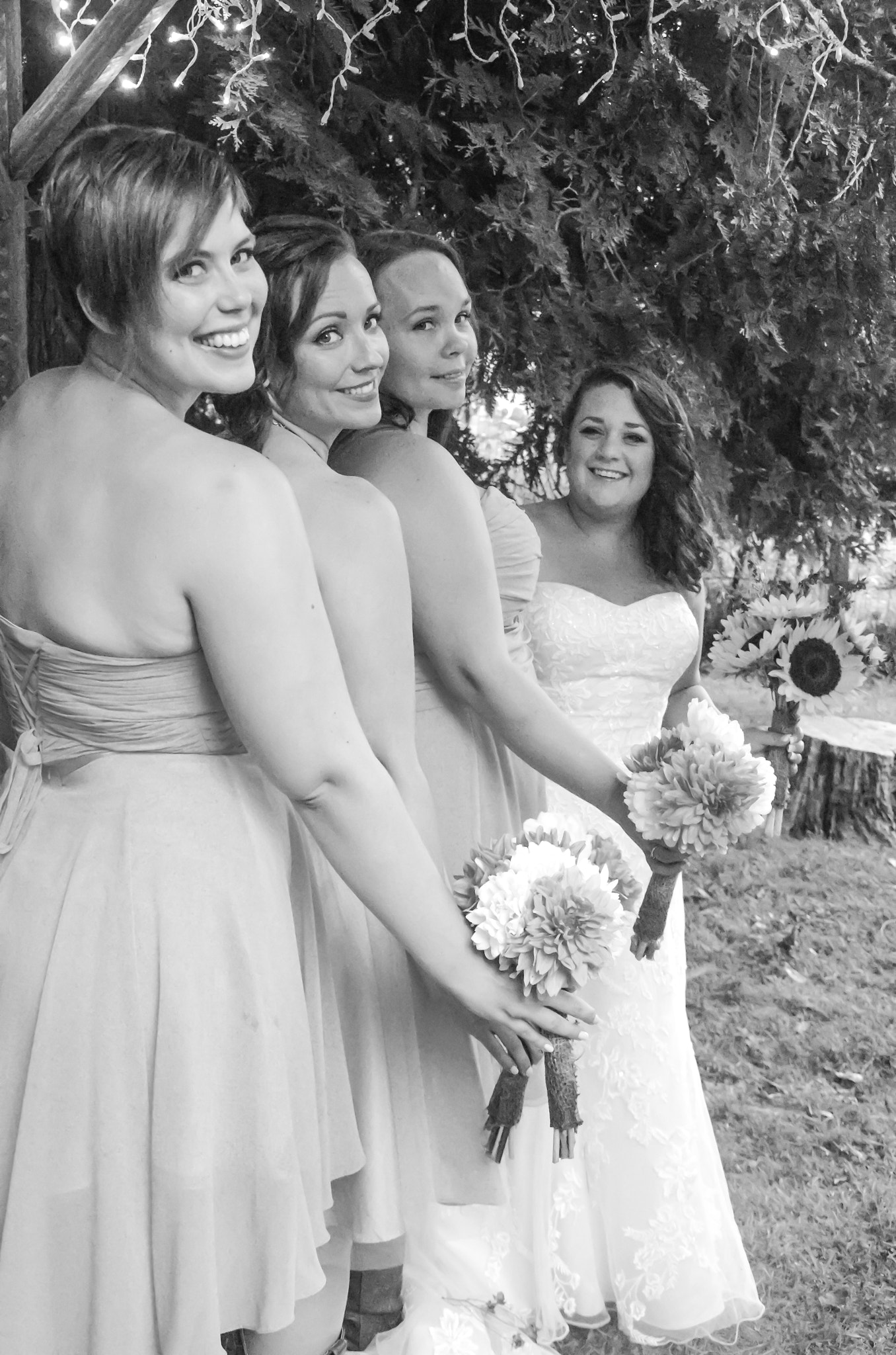 Tamron AF 18-200mm F3.5-6.3 XR Di II LD Aspherical (IF) Macro sample photo. Pretty pink bridesmaids, b&w photography