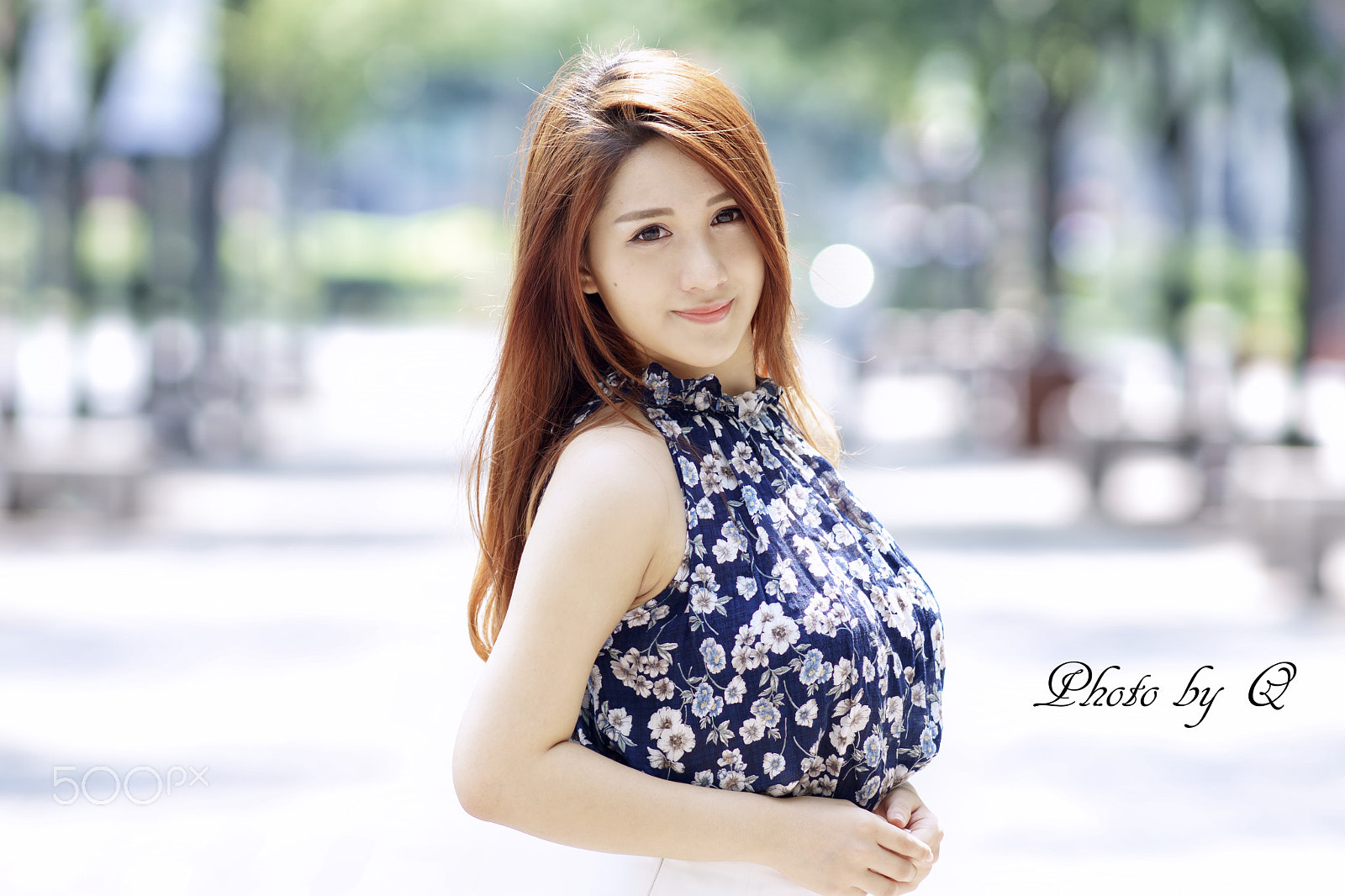 Sony Sonnar T* 135mm F1.8 ZA sample photo. Cute girl photography