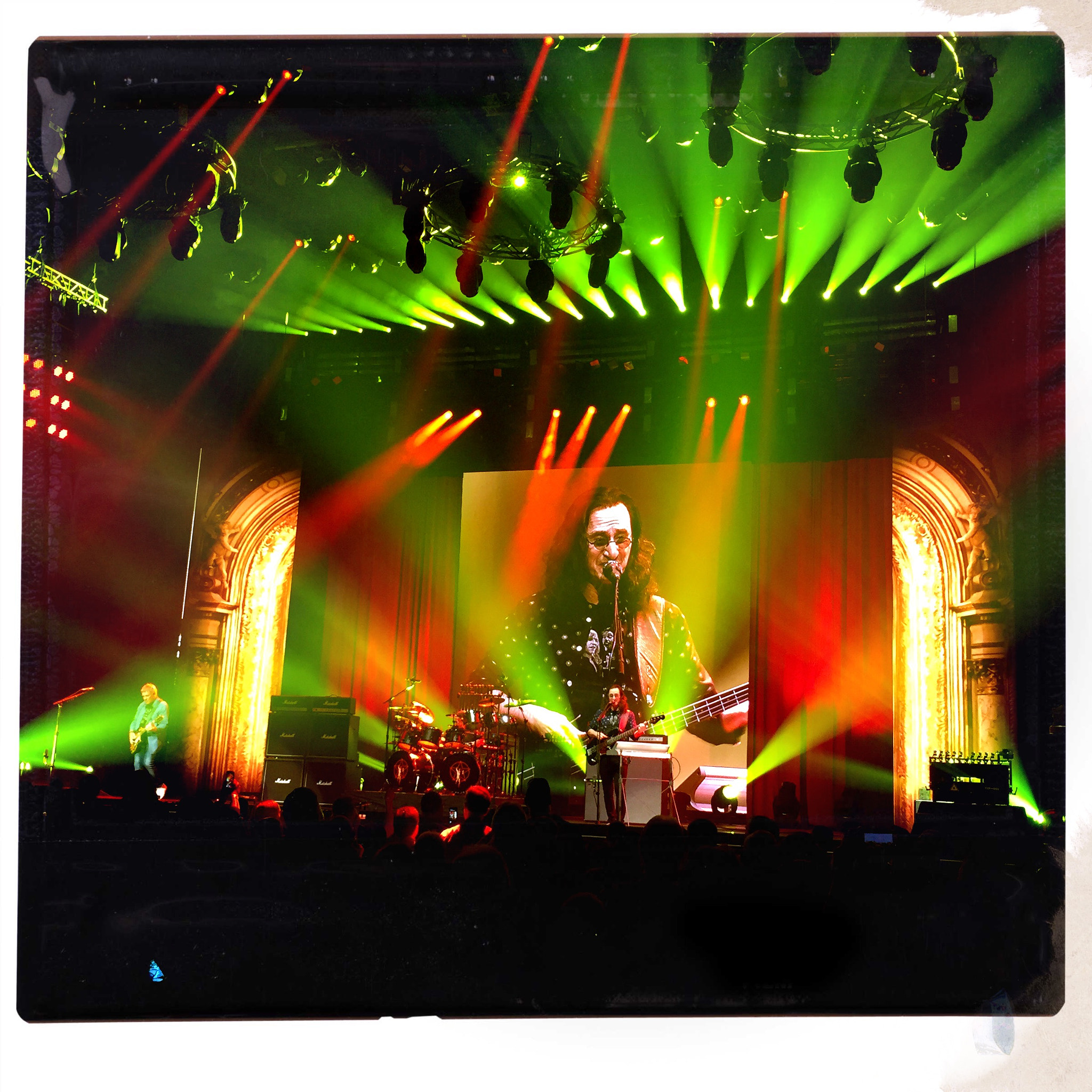 Hipstamatic 280 sample photo. Rush r40 tour. photography