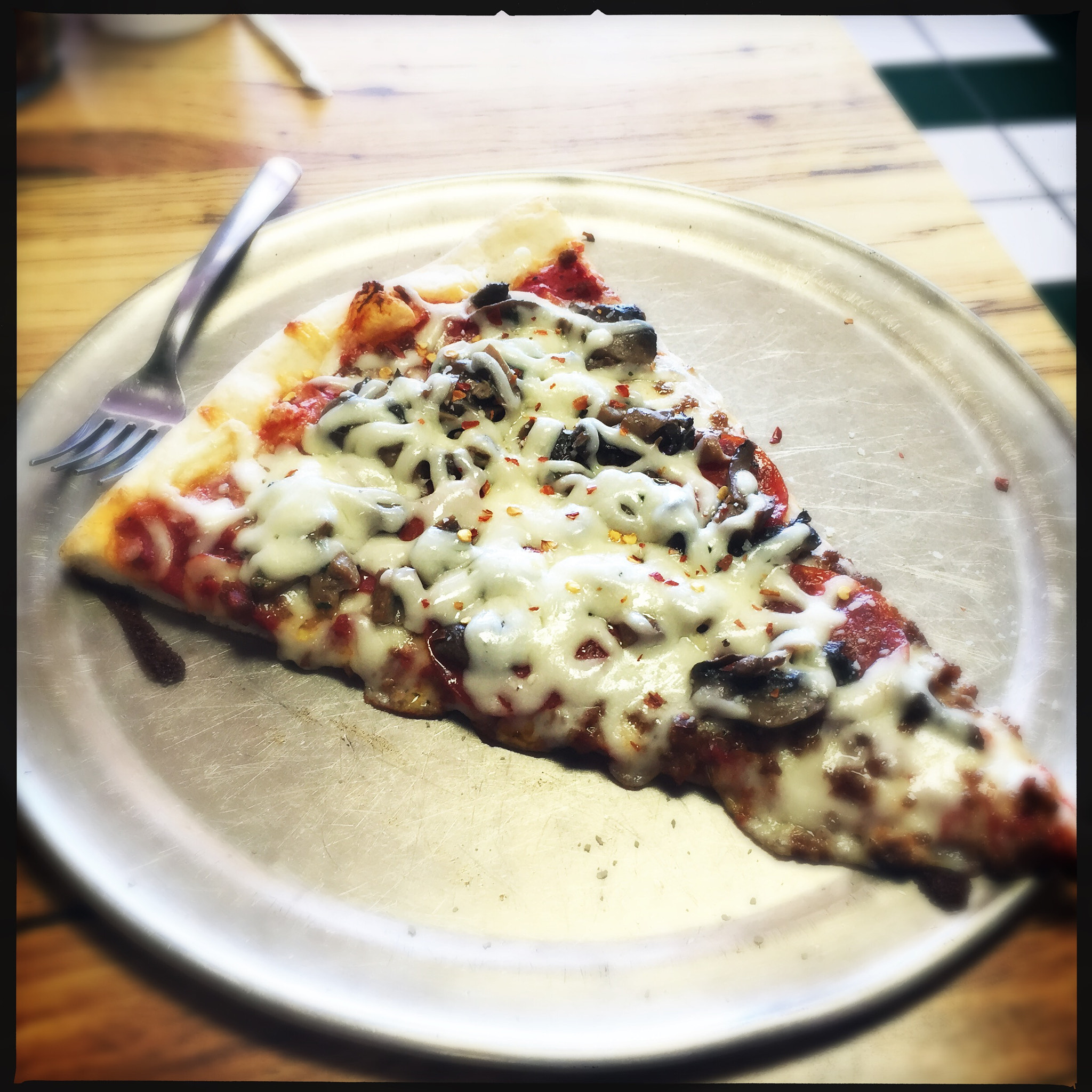 Hipstamatic 280 sample photo. Luca pizza slice photography