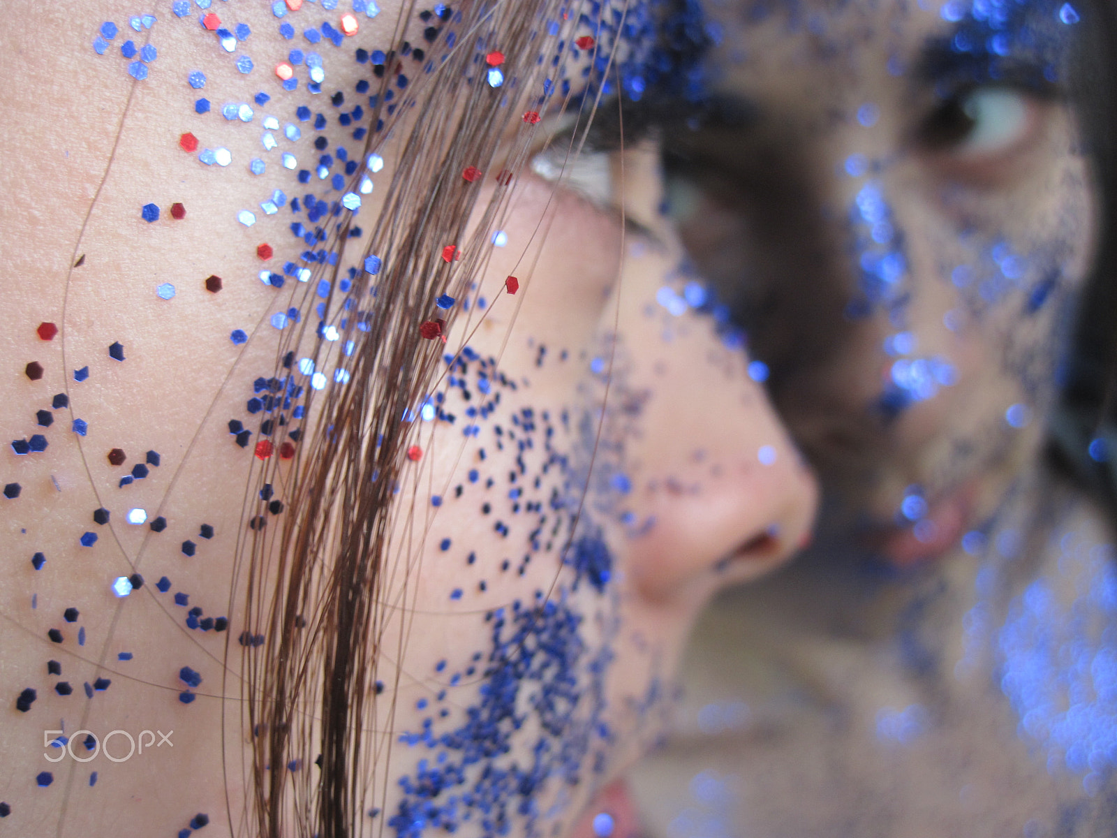 Canon PowerShot D10 sample photo. Glitter photography