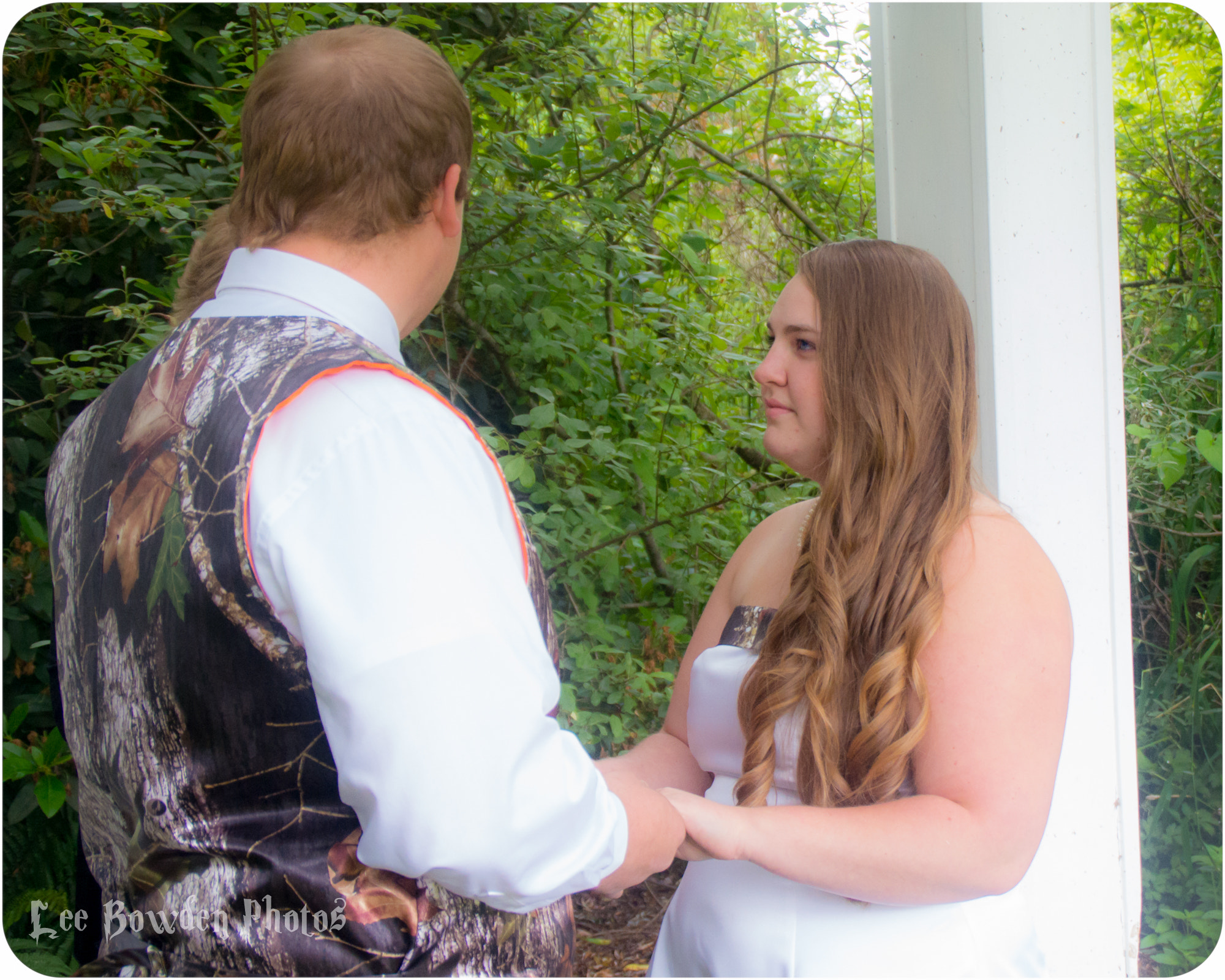 Pentax K-5 II + Tamron AF 18-200mm F3.5-6.3 XR Di II LD Aspherical (IF) Macro sample photo. The camo wedding ceremony photography