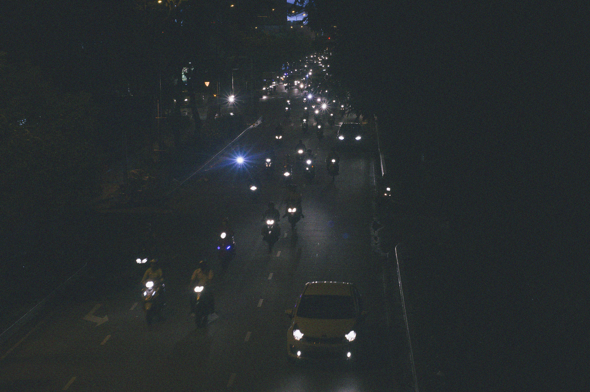 Sony Alpha DSLR-A580 + Minolta AF 50mm F1.7 sample photo. Saigon by night photography