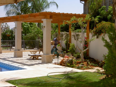 KONICA MINOLTA DiMAGE G500 sample photo. Pergula for a pool photography