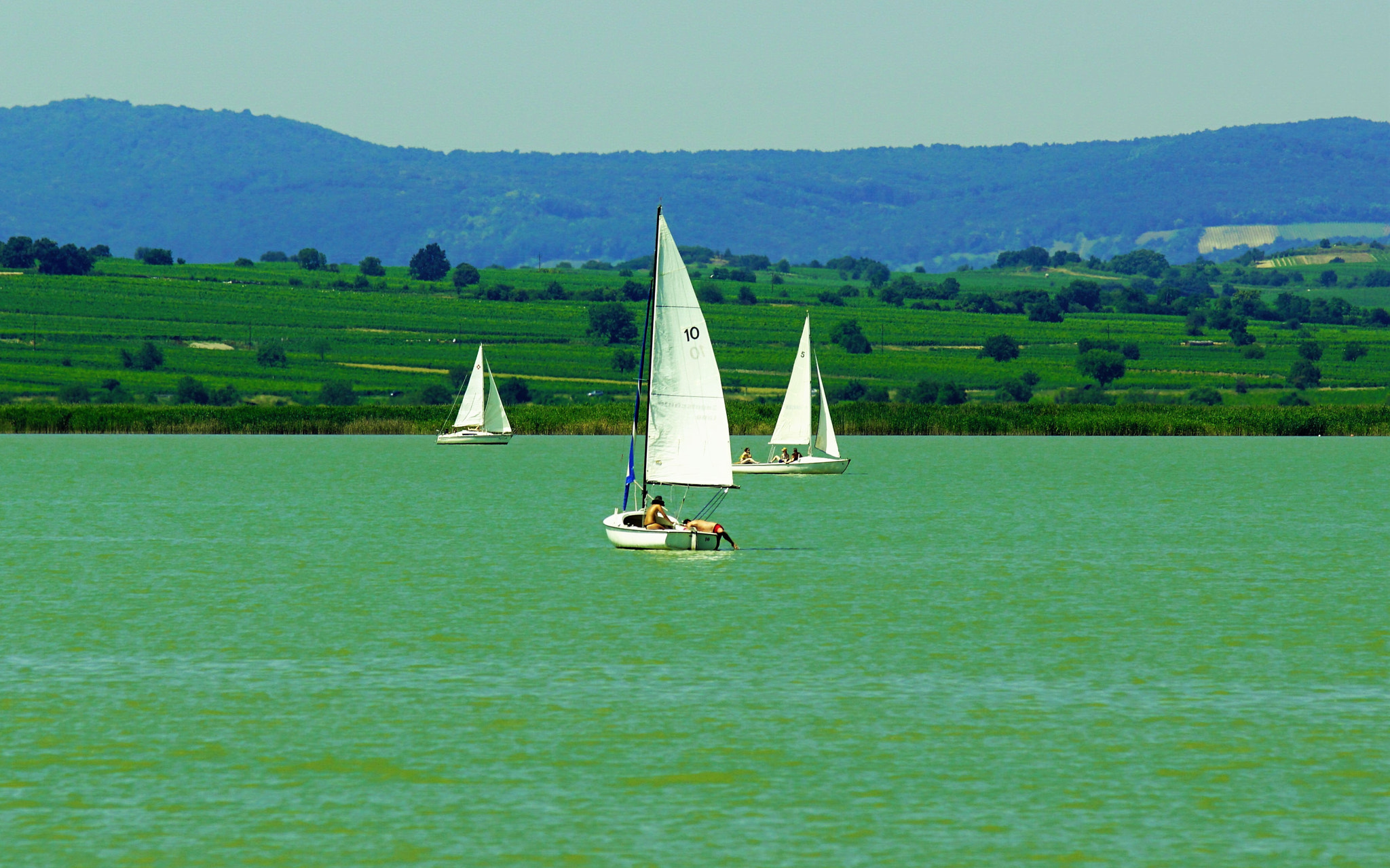 Sony SLT-A68 + Tamron Lens (255) sample photo. I am sailing photography