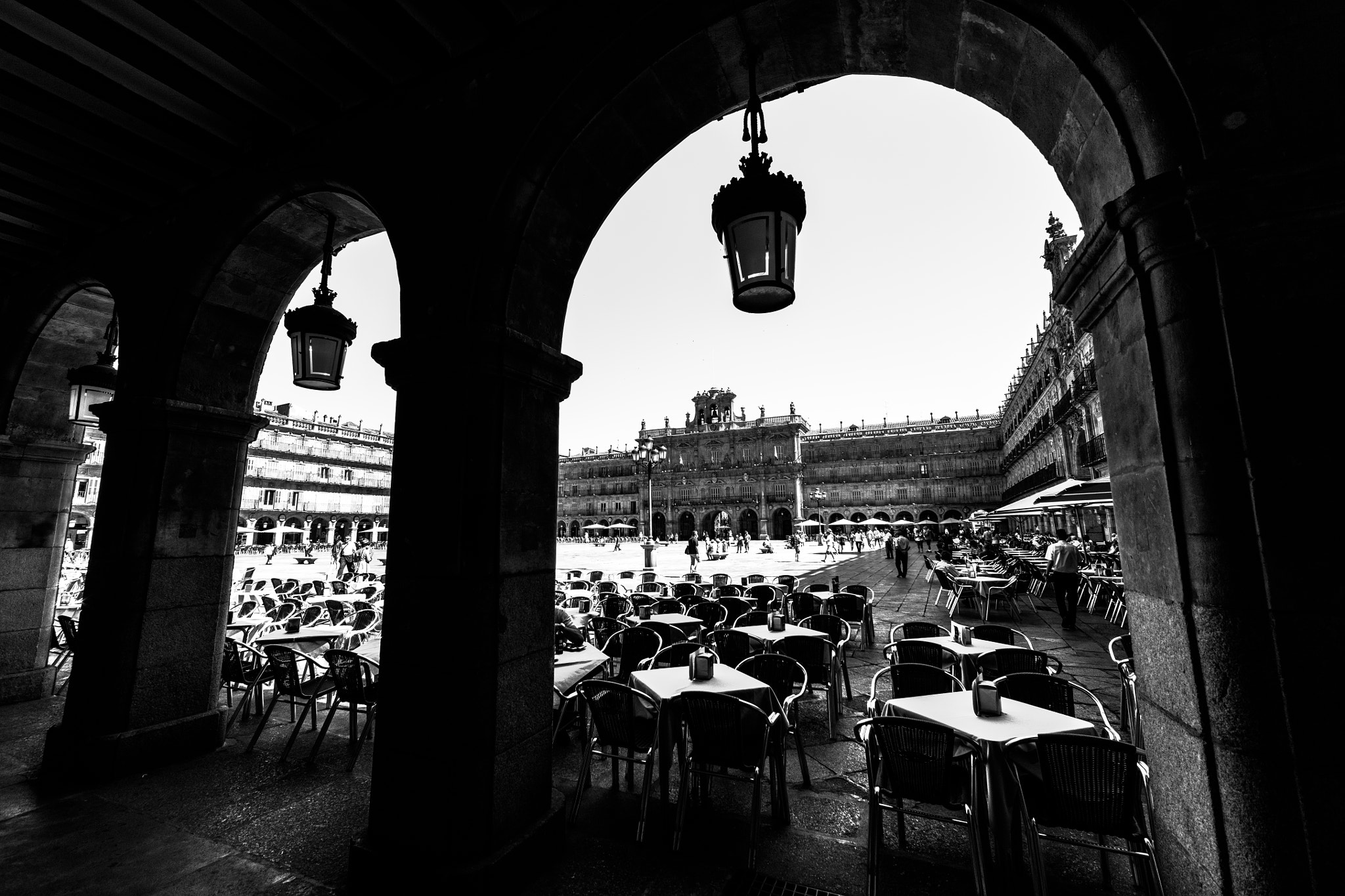 Canon EF 14mm F2.8L II USM sample photo. Plaza mayor salamanca b&w photography