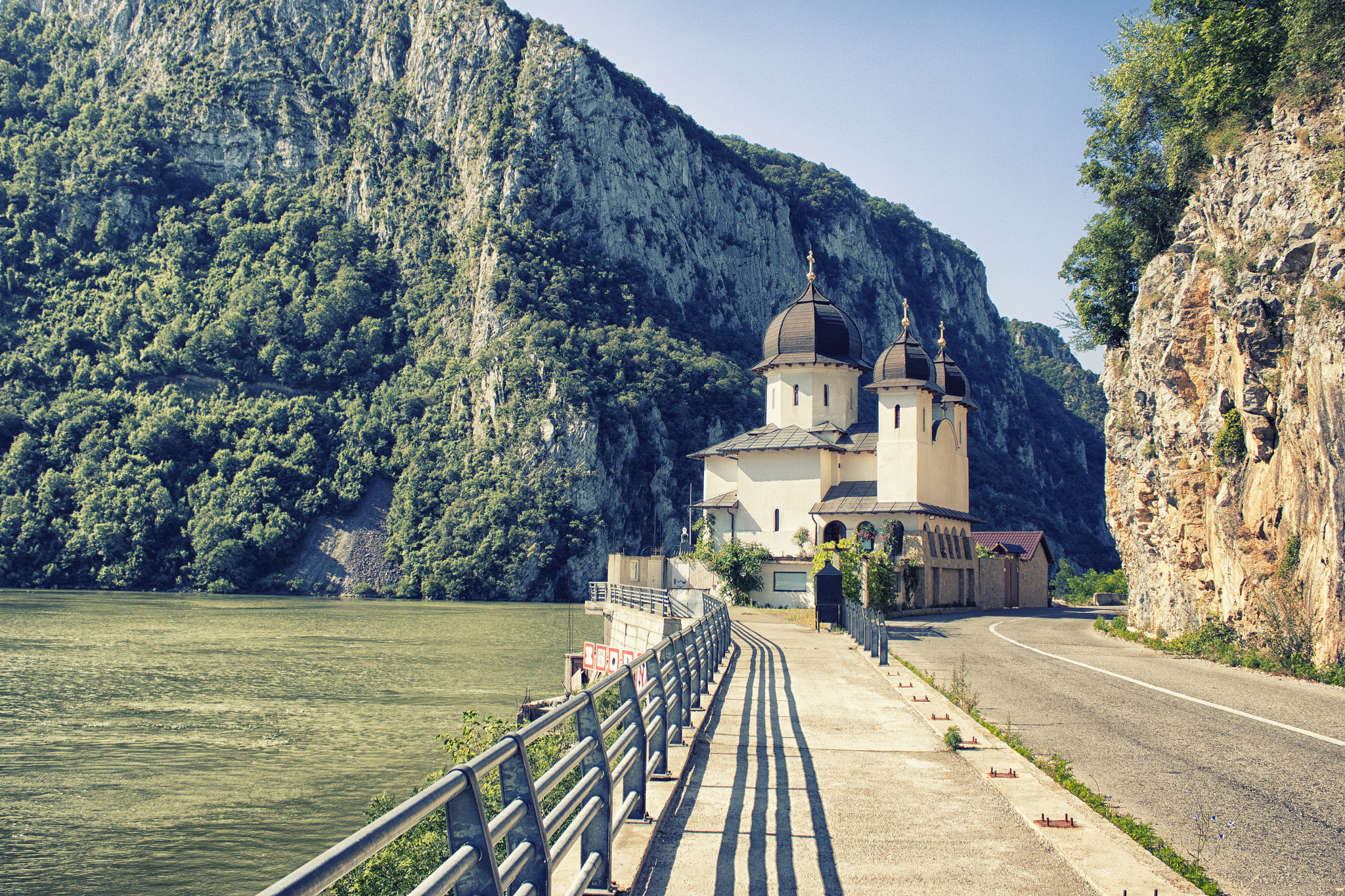 Canon EOS 750D (EOS Rebel T6i / EOS Kiss X8i) sample photo. Mraconia monastery photography