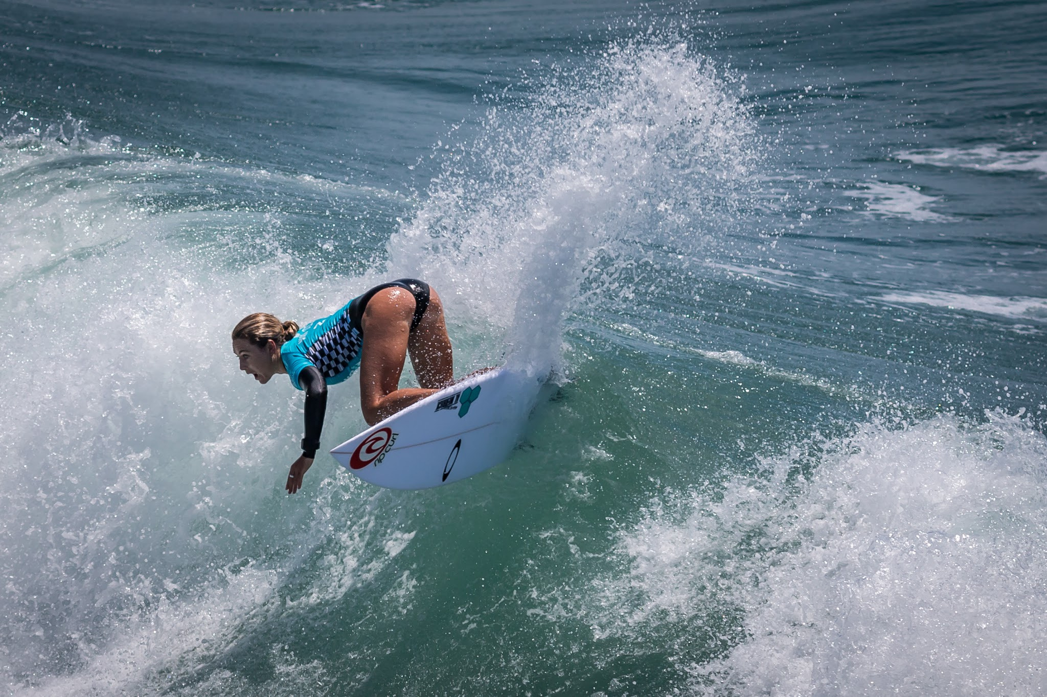 Canon EOS 70D + Canon EF 135mm F2L USM sample photo. Surfing huntington beach photography